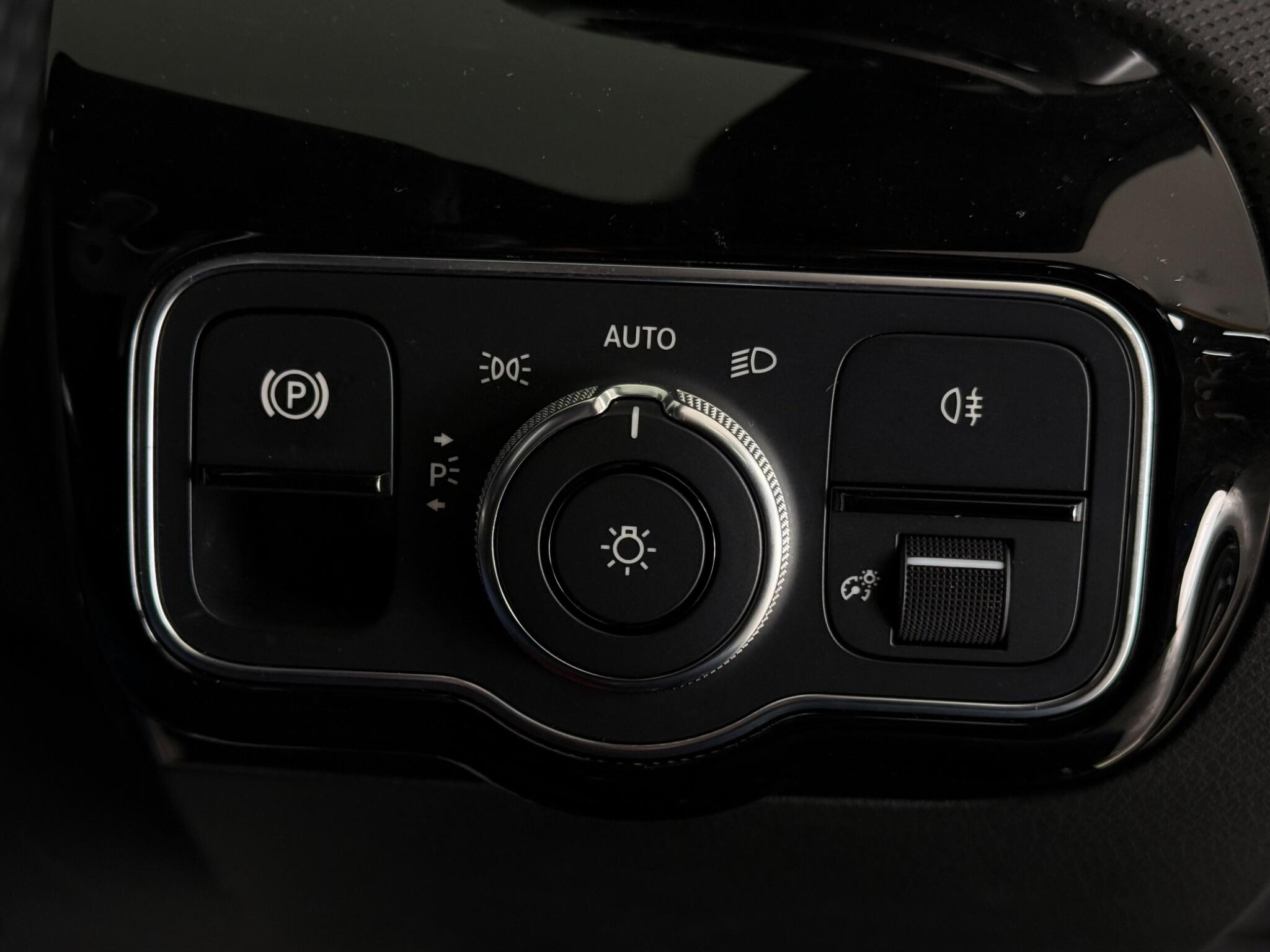 Mercedes-Benz Cla view 31