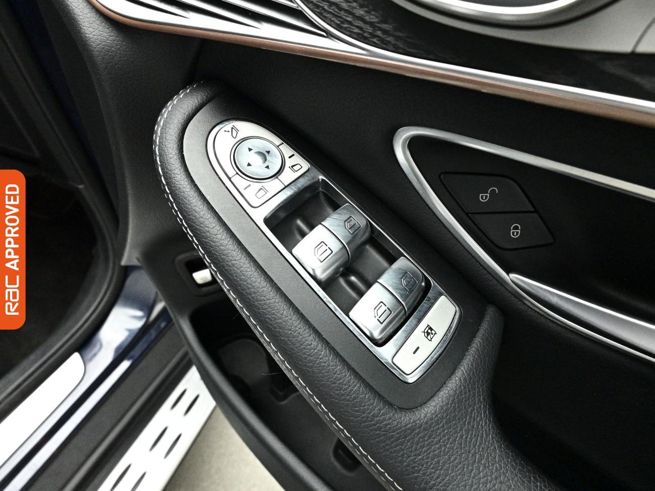 Mercedes-Benz Eqc view 28