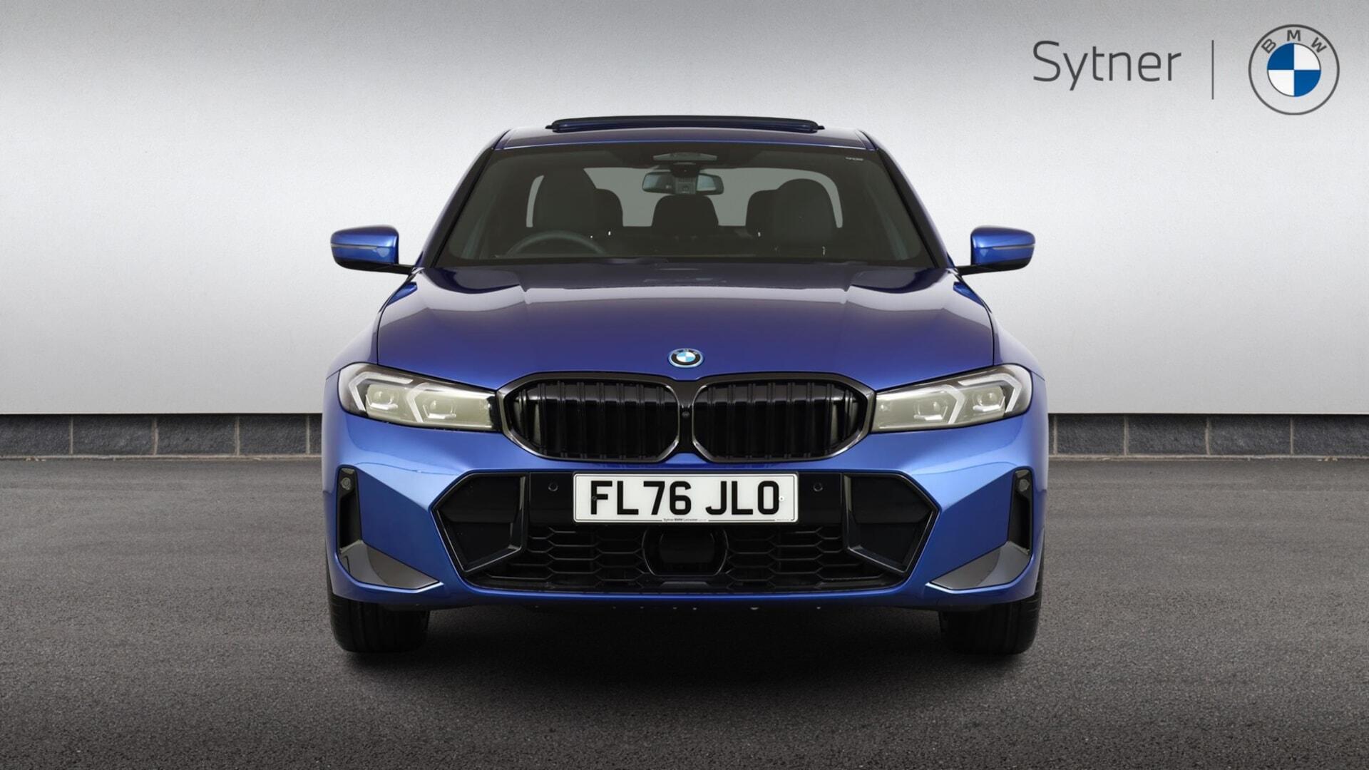 BMW 3 Series view 16