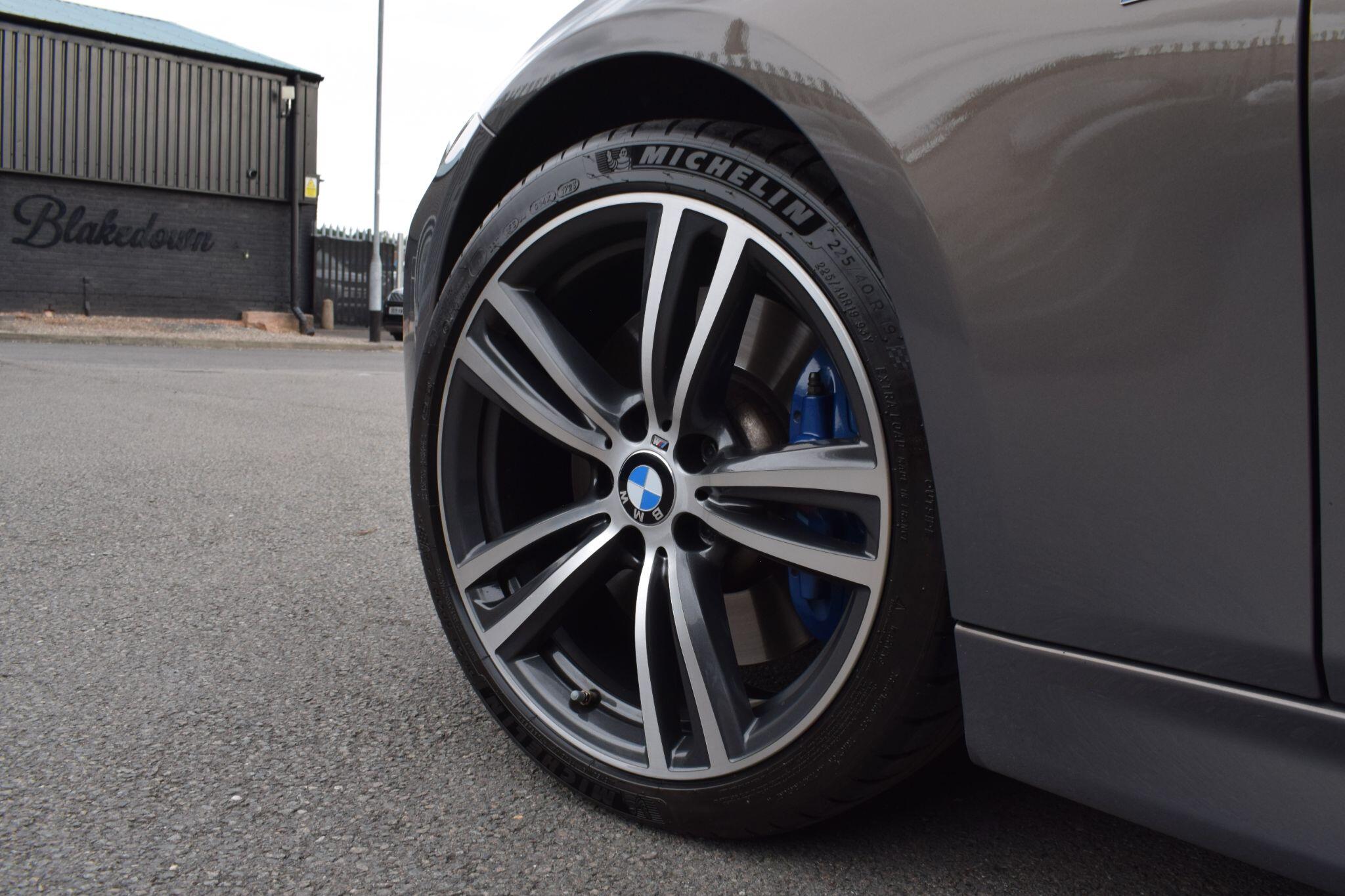 BMW 3 Series view 37