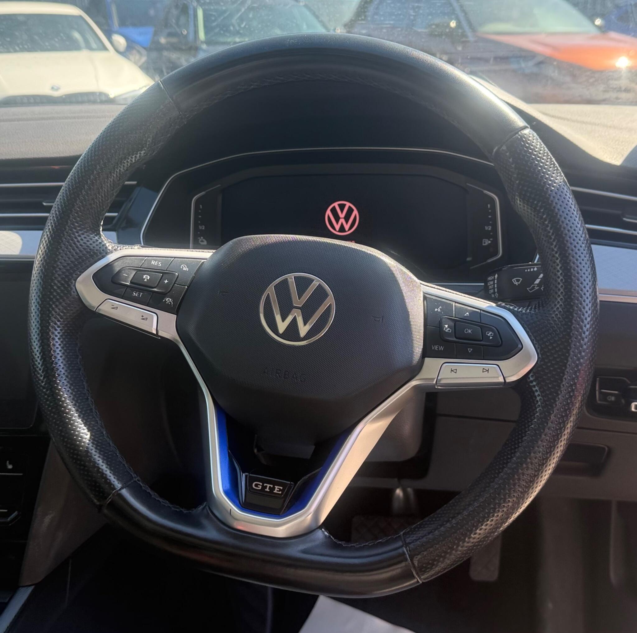 Volkswagen Passat view 30