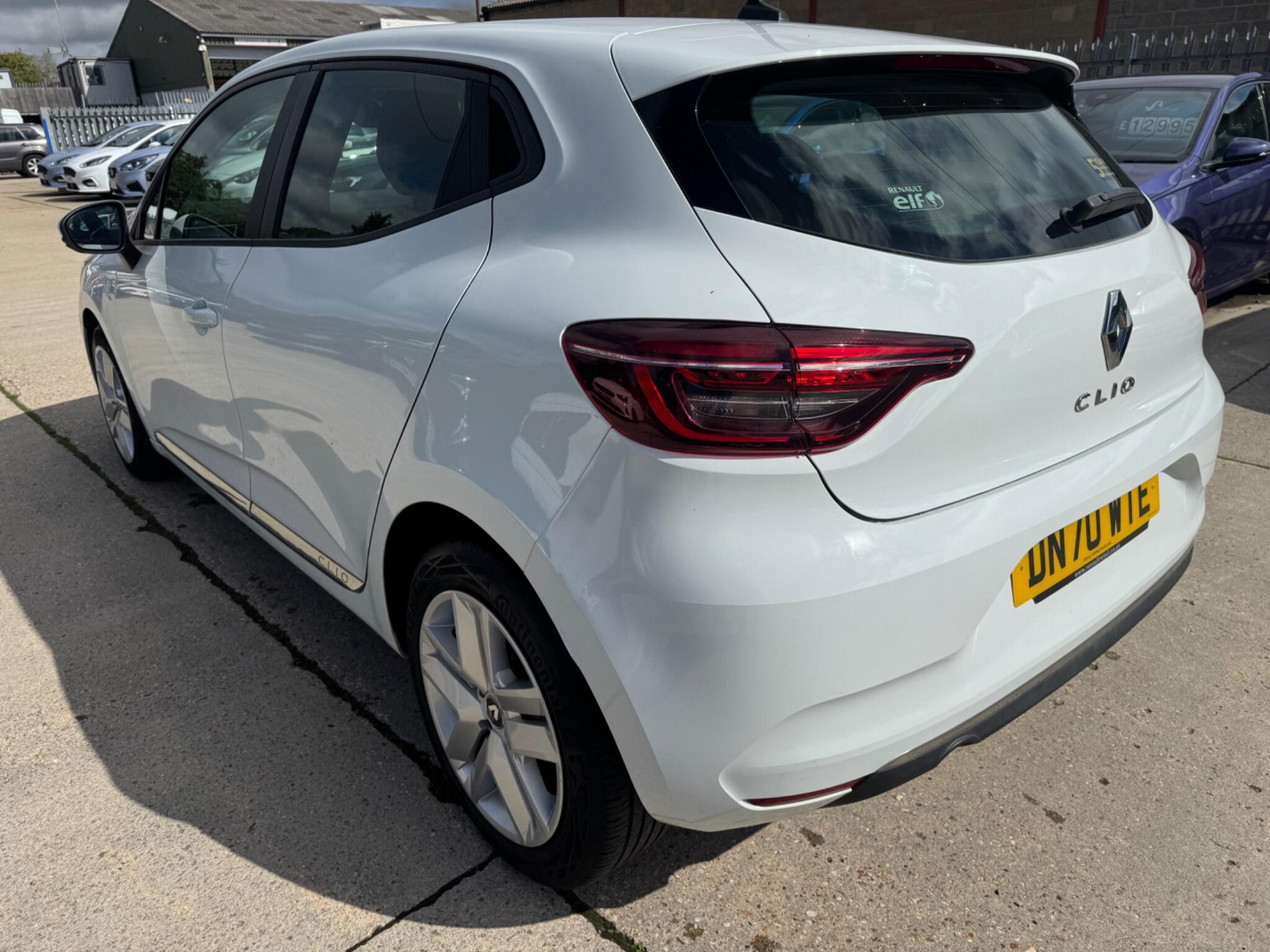 Renault Clio view 8