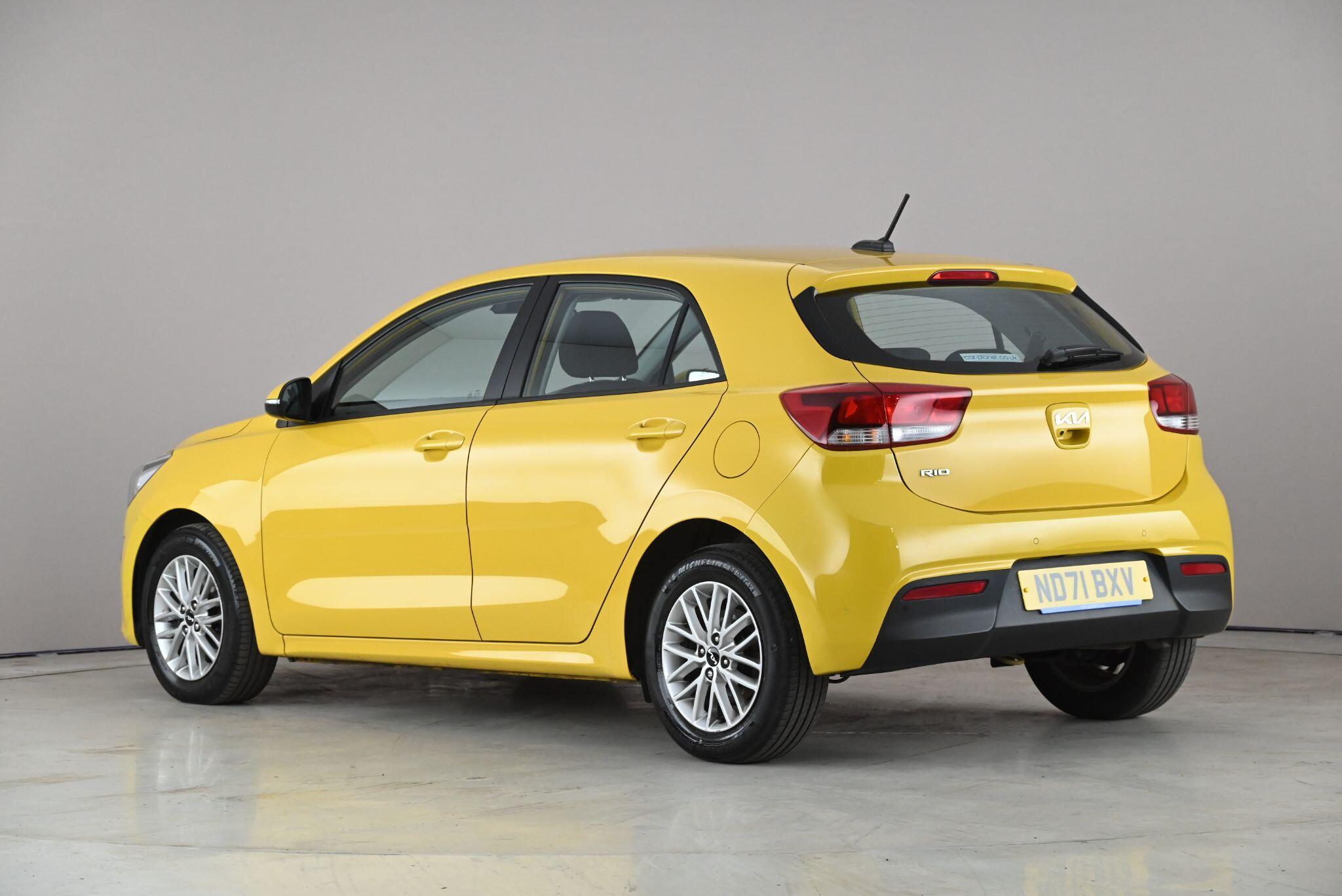 Kia Rio view 4