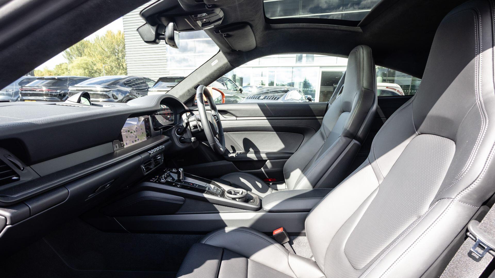 Porsche 911 view 28