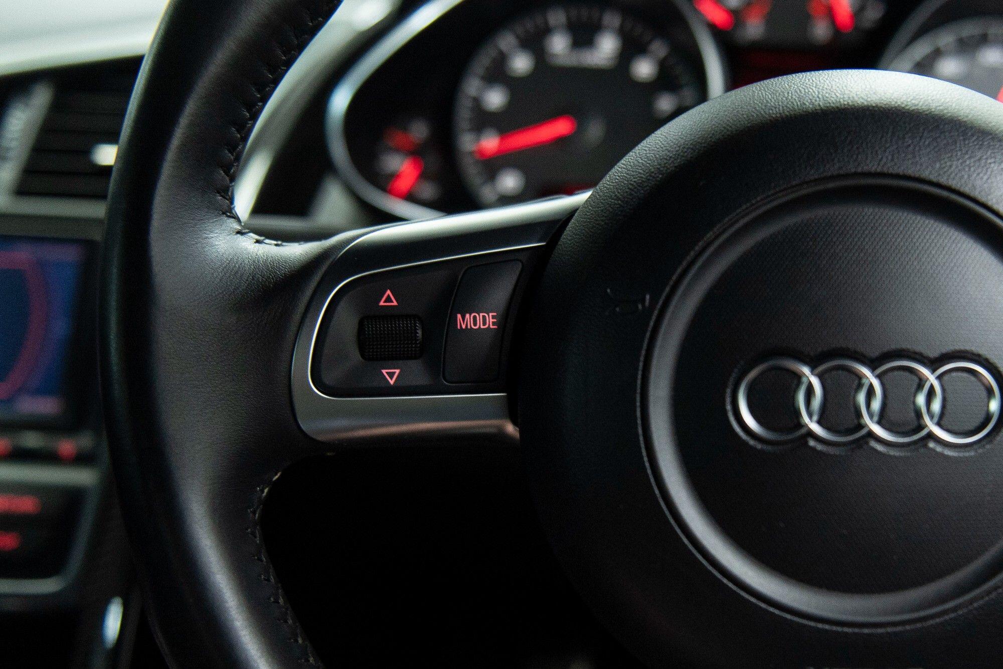 Audi R8 view 9