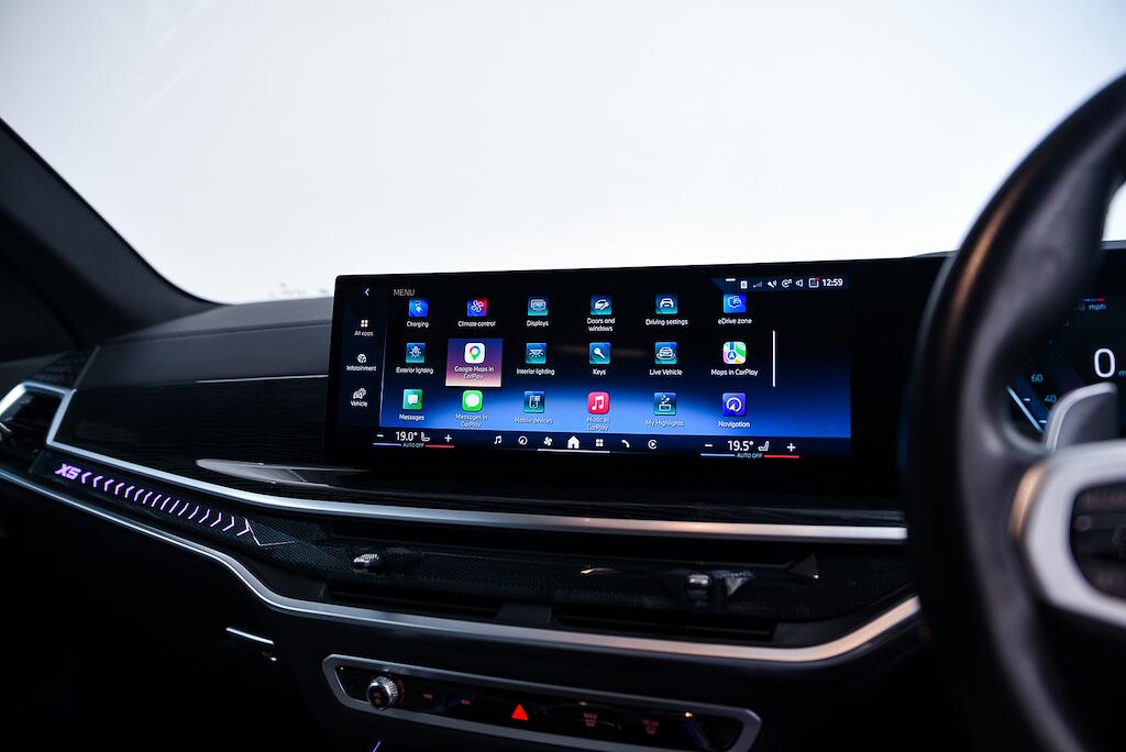 BMW X5 view 21