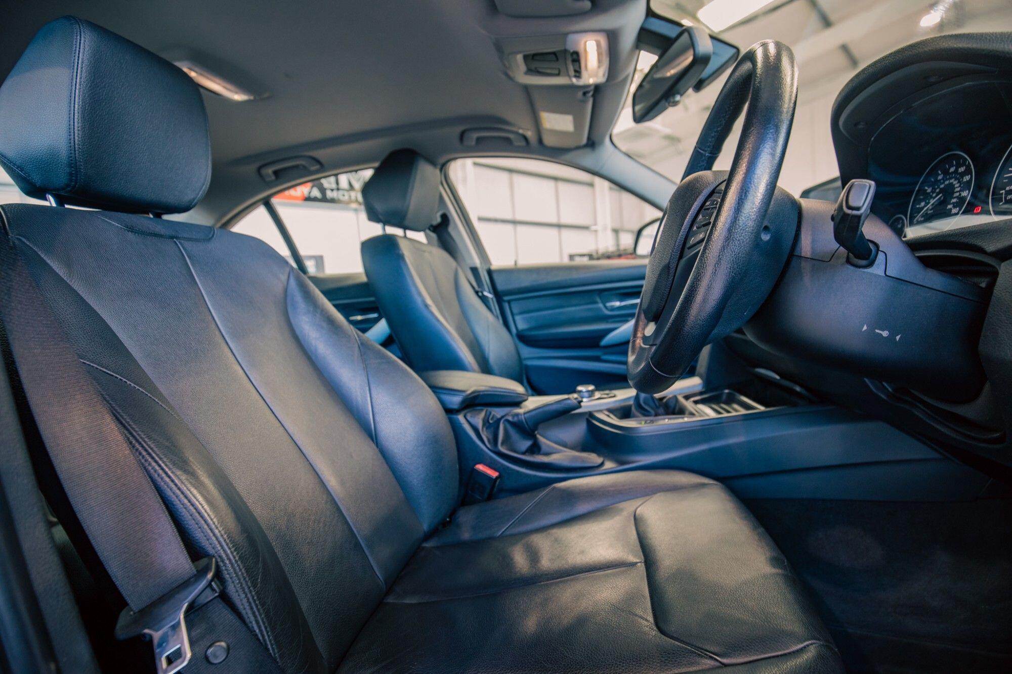 BMW 3 Series view 3
