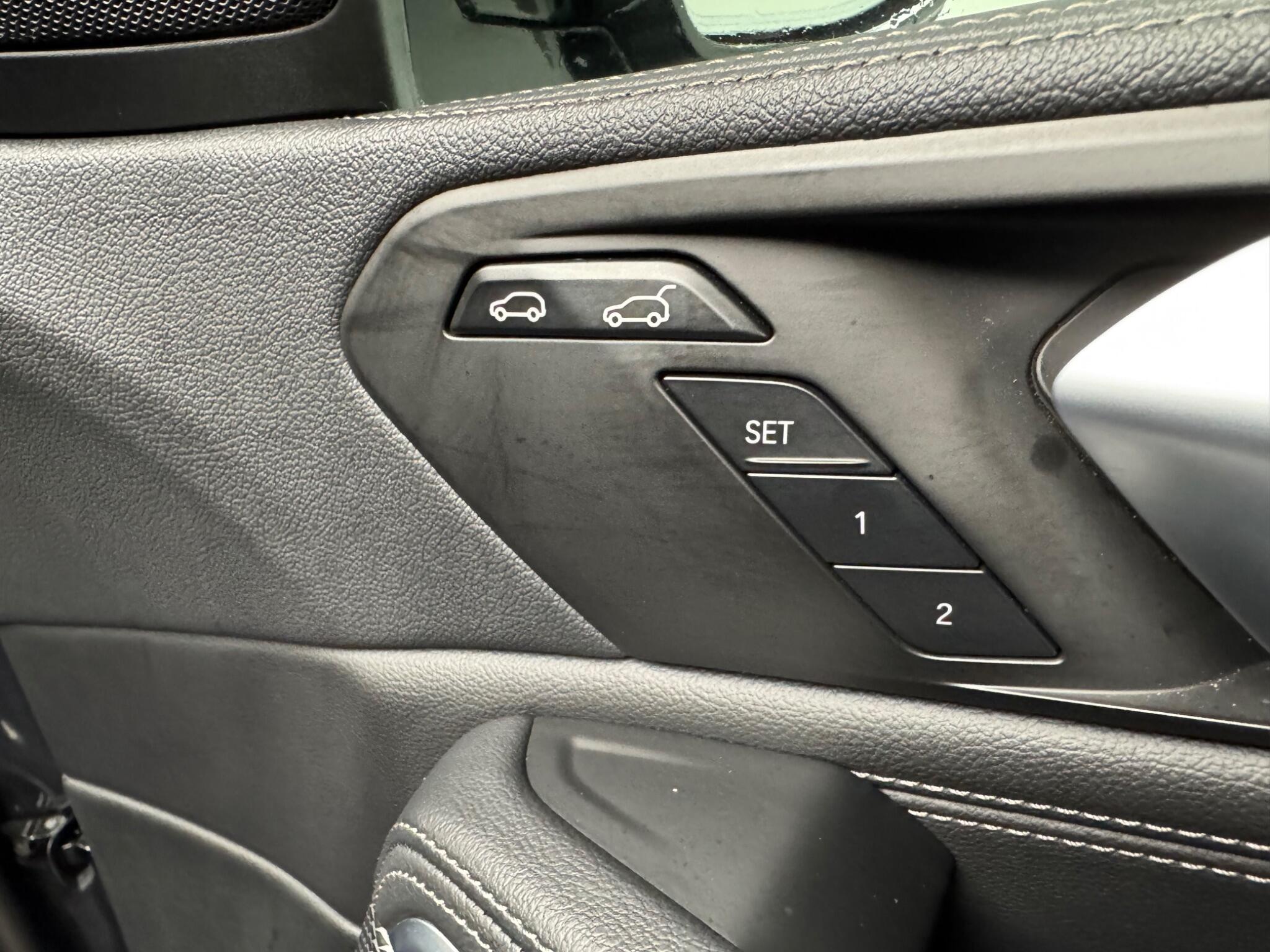 BMW X6 view 14