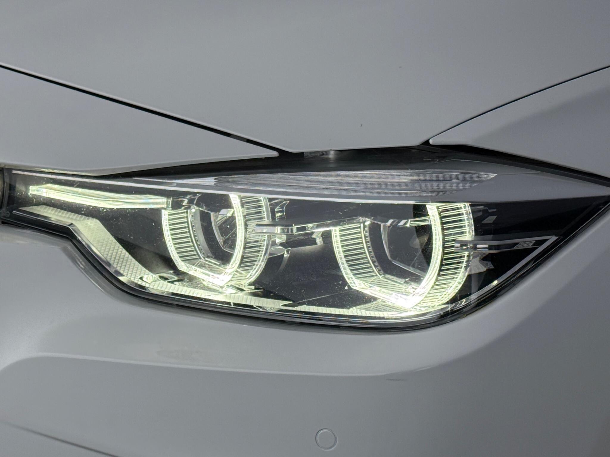 BMW 3 Series view 6