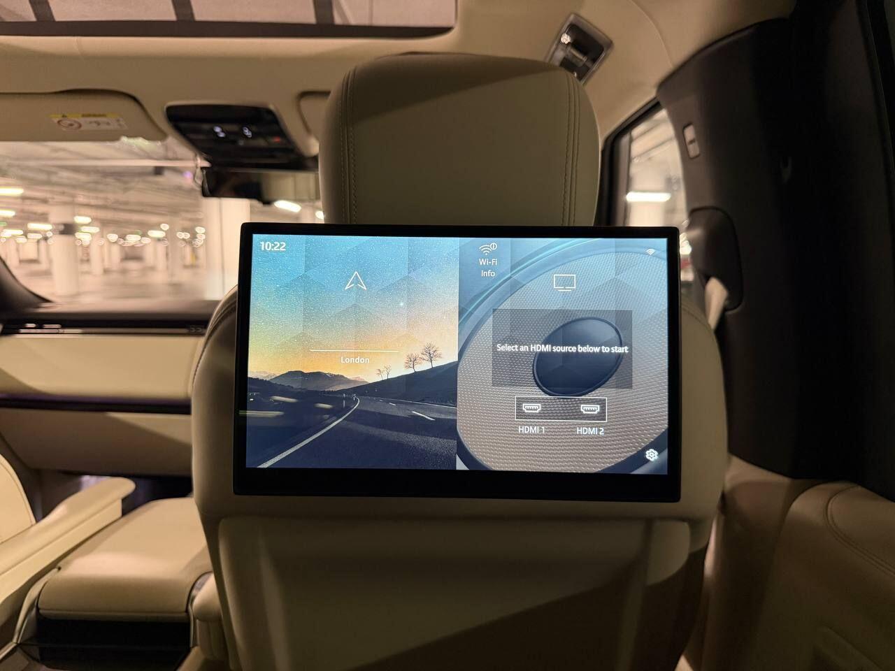 Land Rover Range Rover view 24