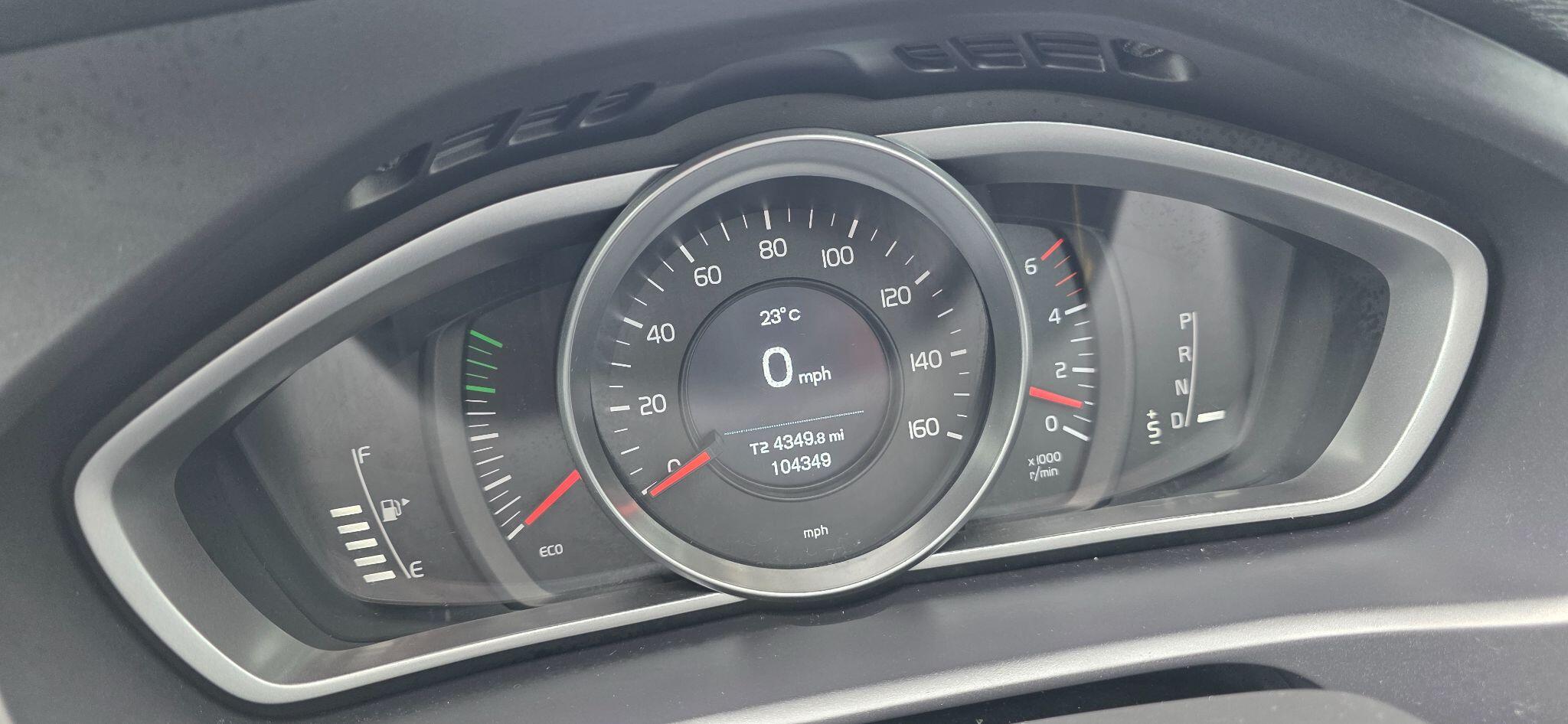 Volvo V40 Cross Country view 6
