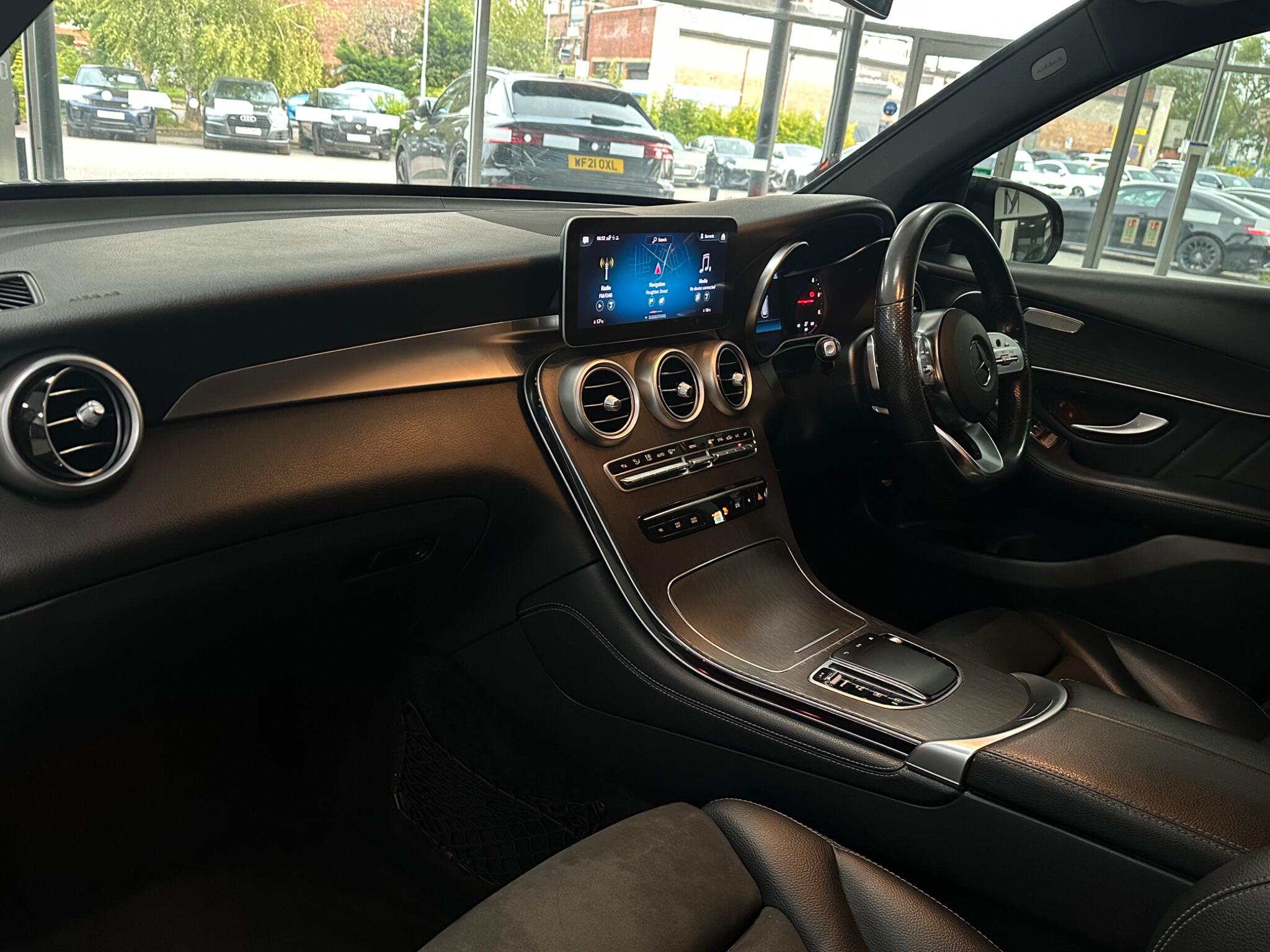 Mercedes-Benz GLC view 39