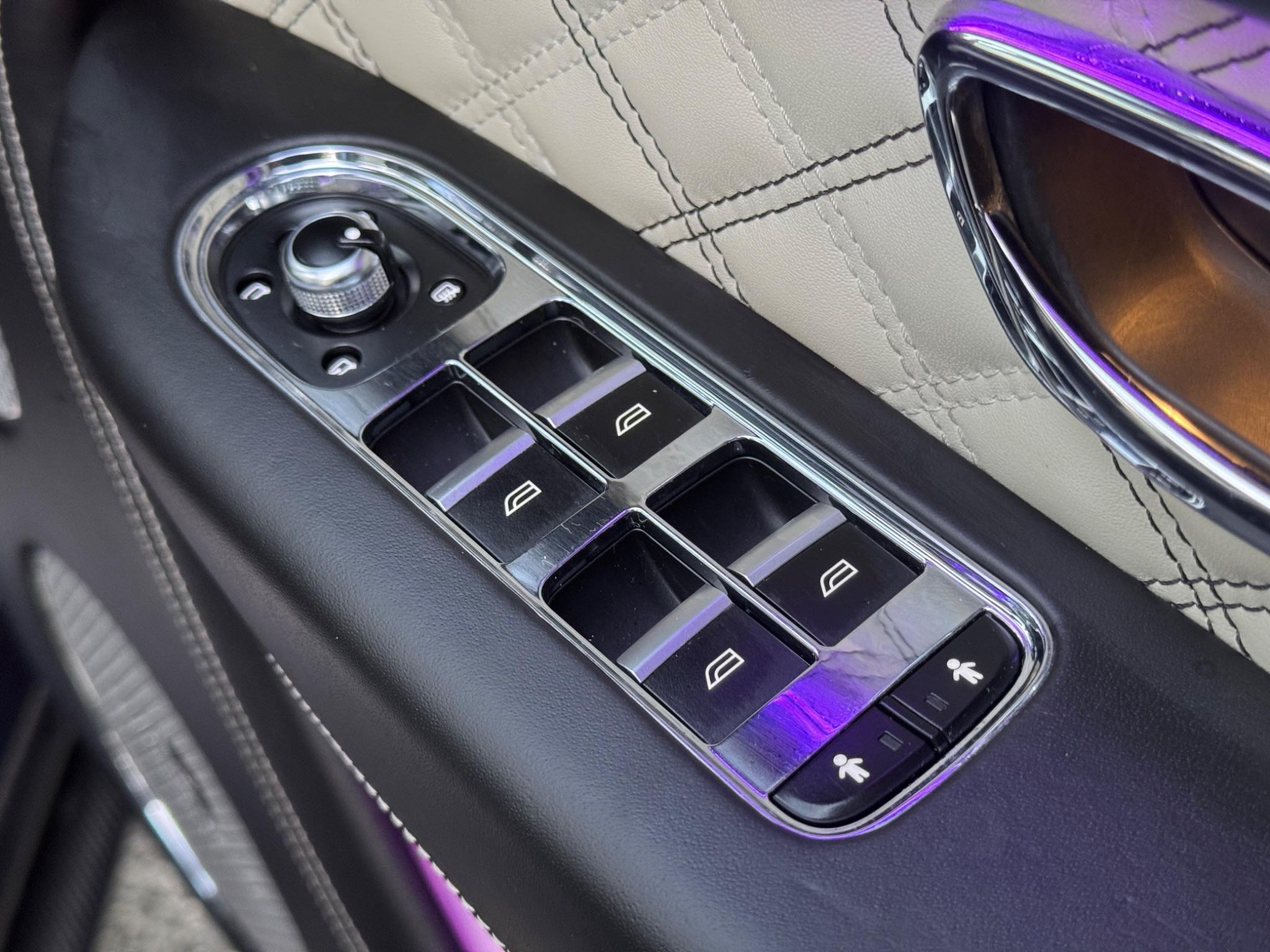 Bentley Bentayga view 32