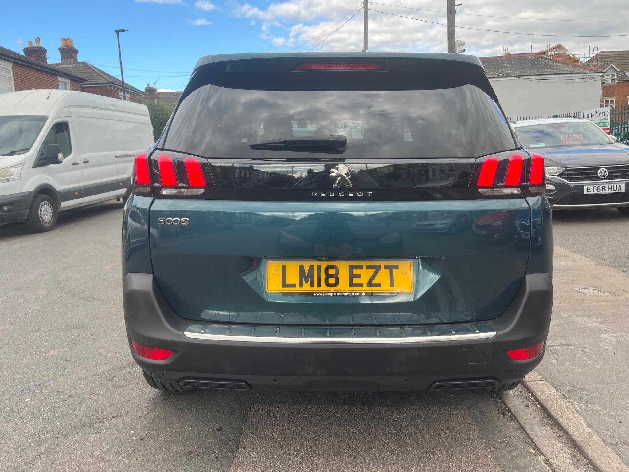 Peugeot 5008 view 6
