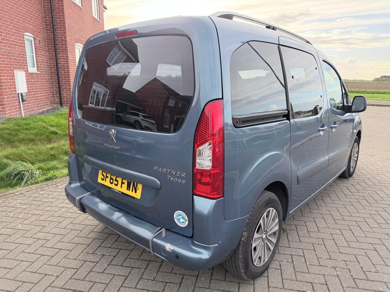 Peugeot Partner Tepee view 12