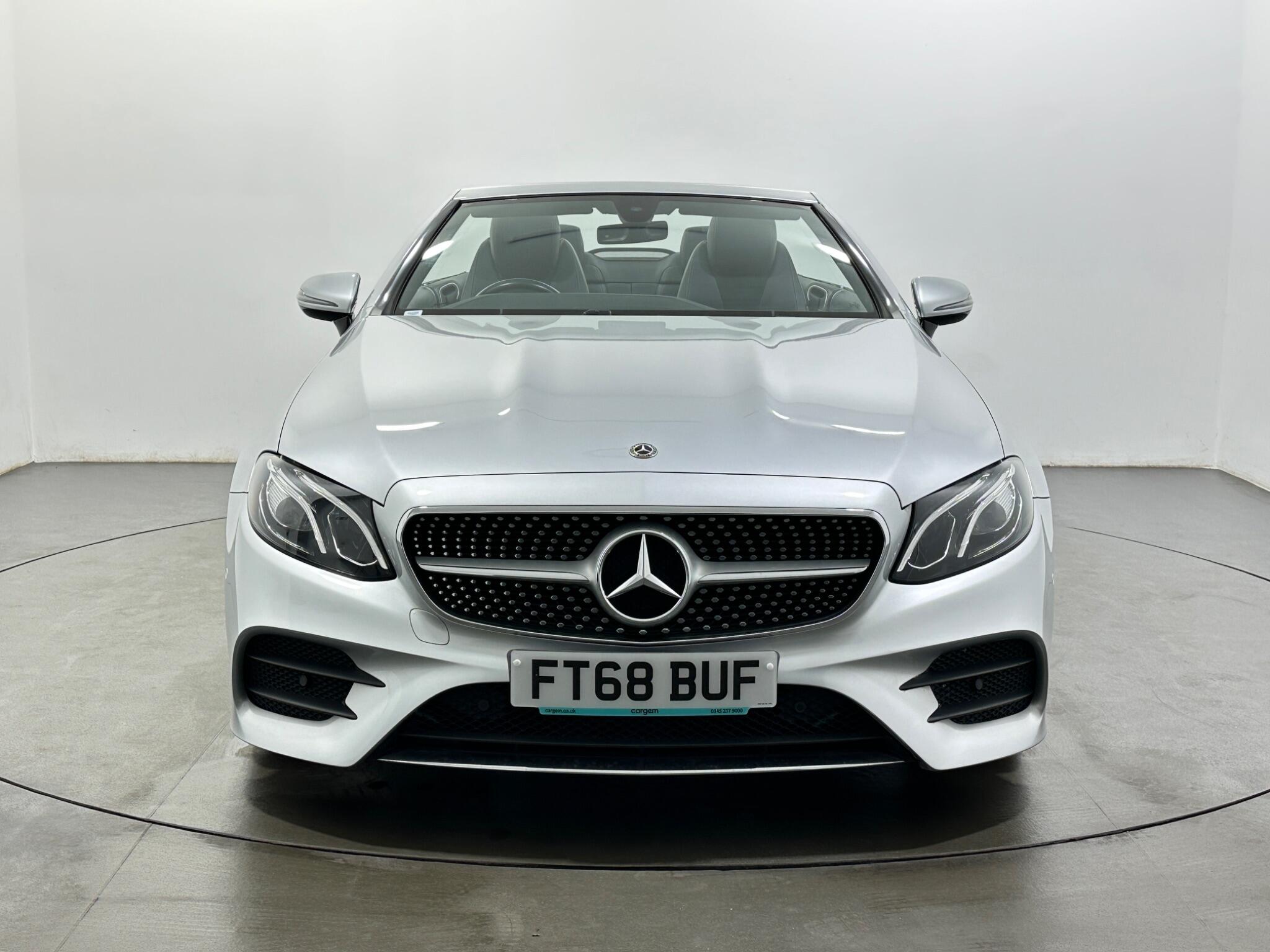 Mercedes-Benz E-Class view 3