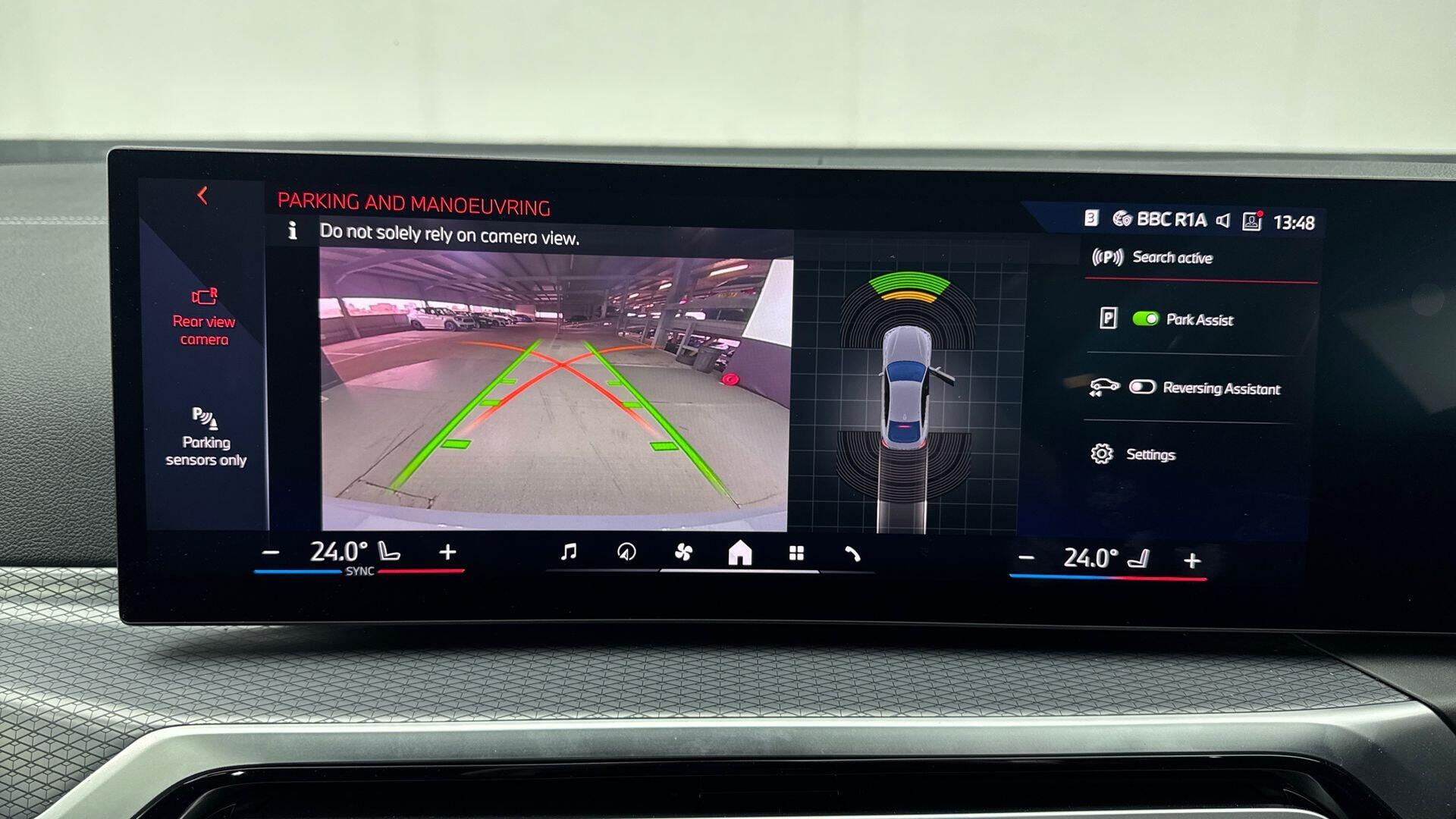 BMW i4 view 25