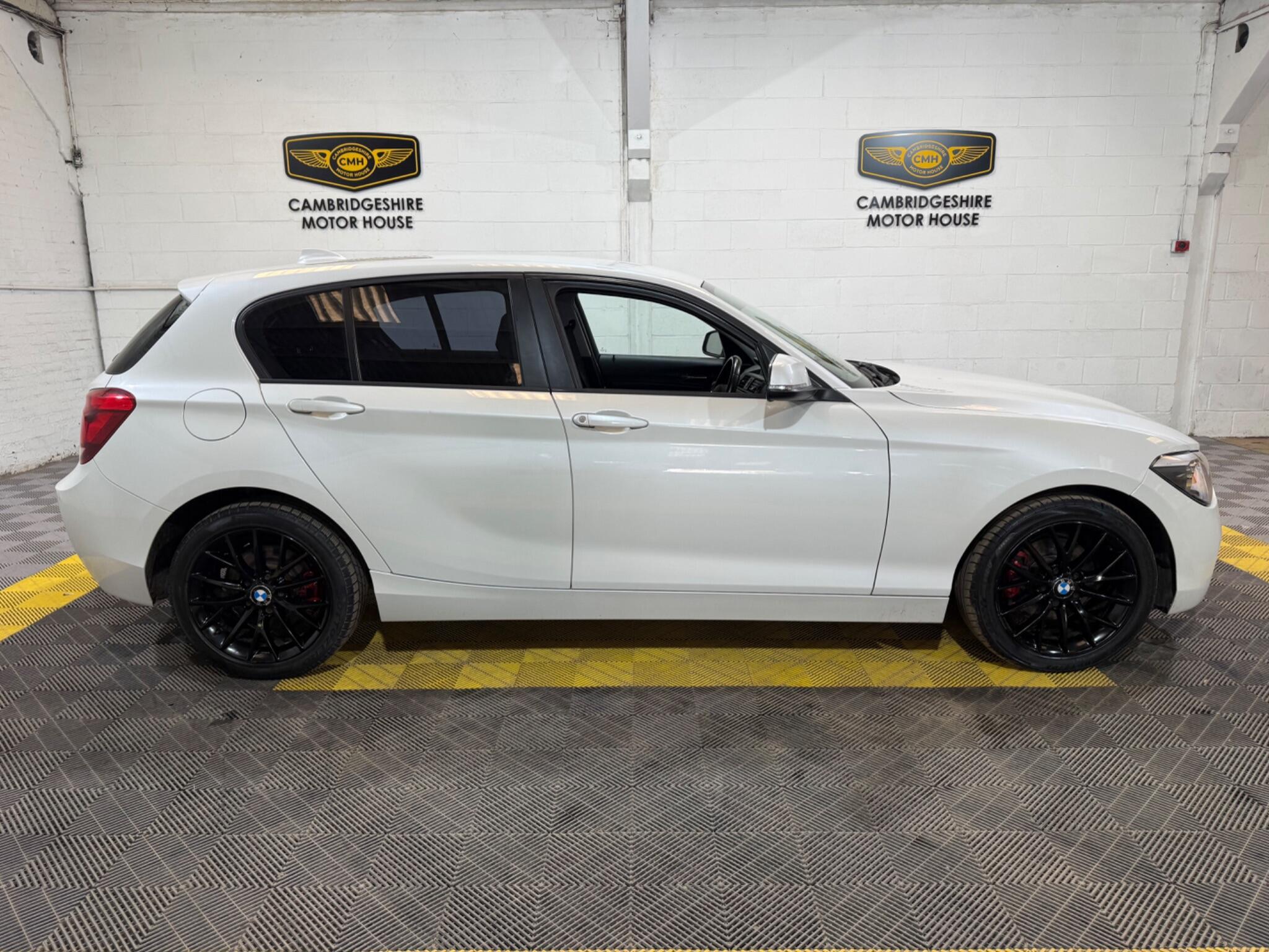 BMW 1 Series view 14