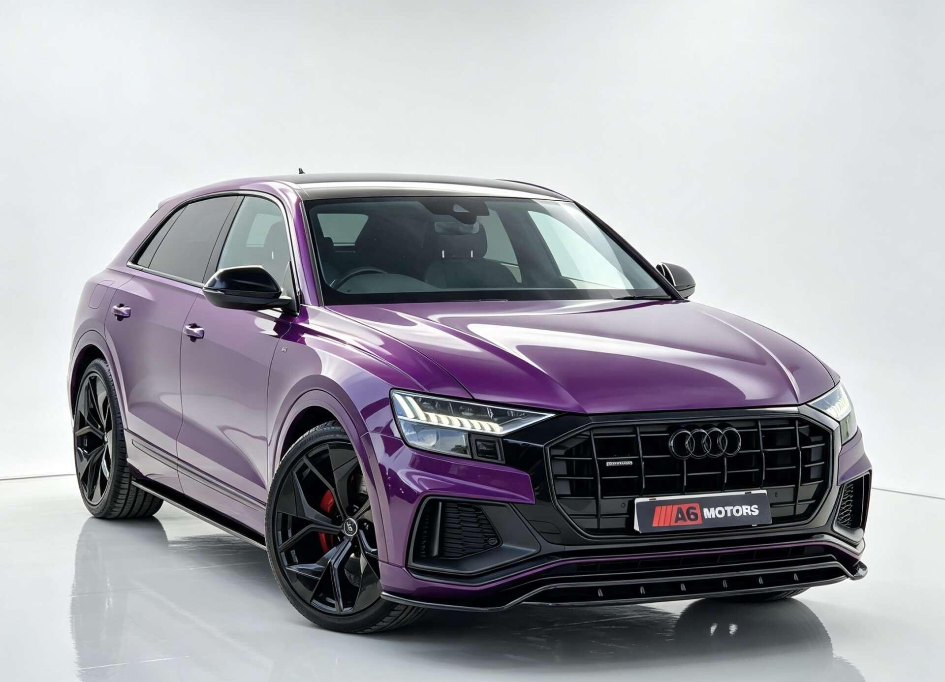 Audi Q8 view 4