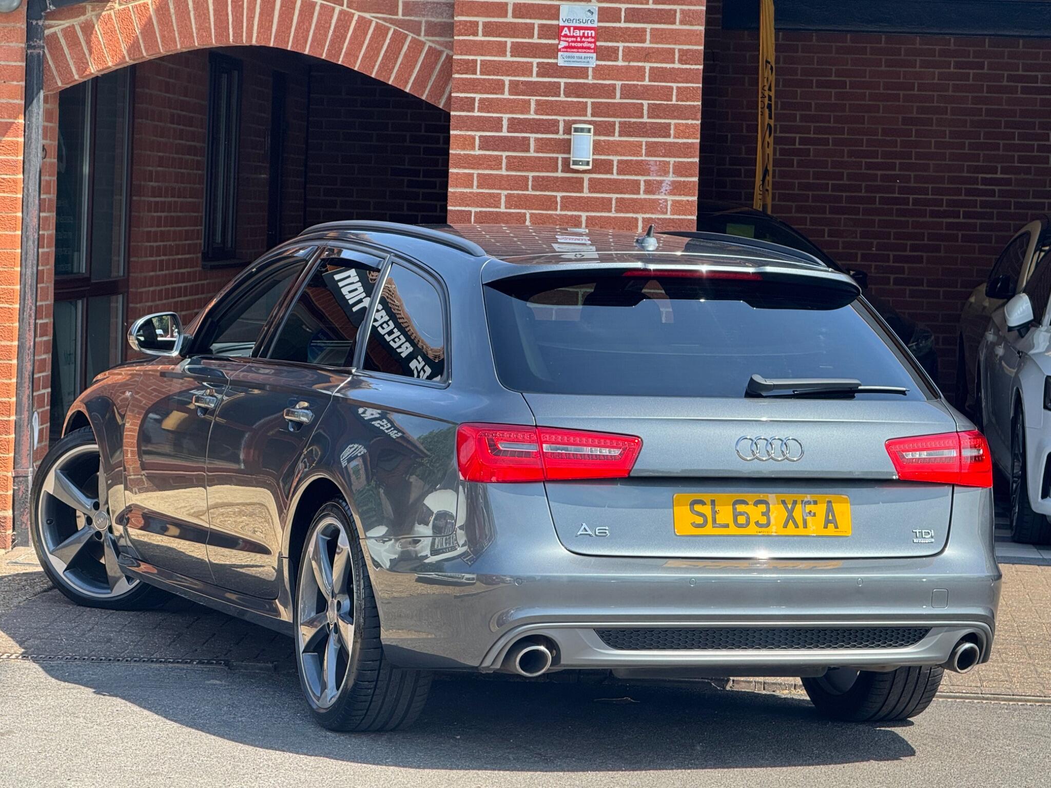Audi A6 Avant view 3