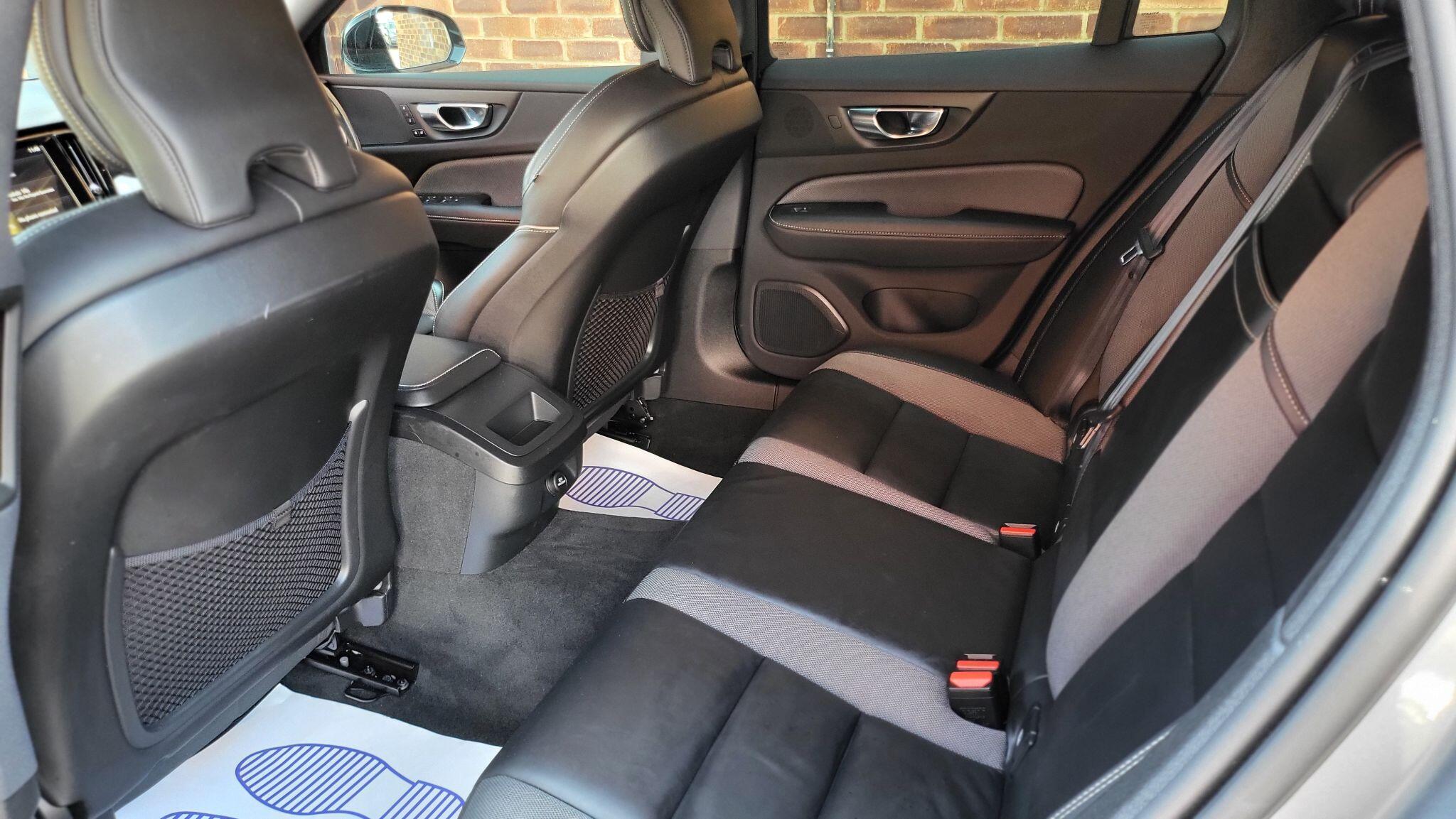 Volvo V60 view 17