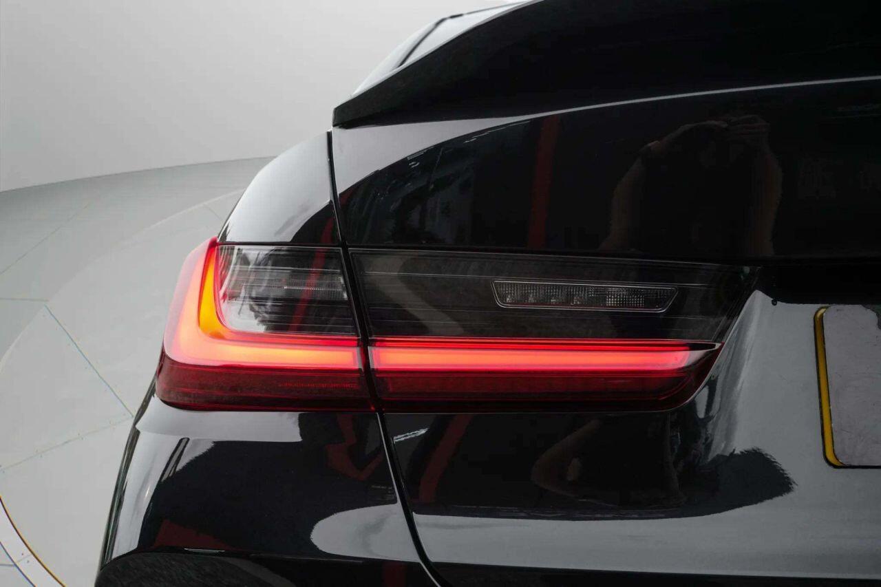 BMW M3 view 9