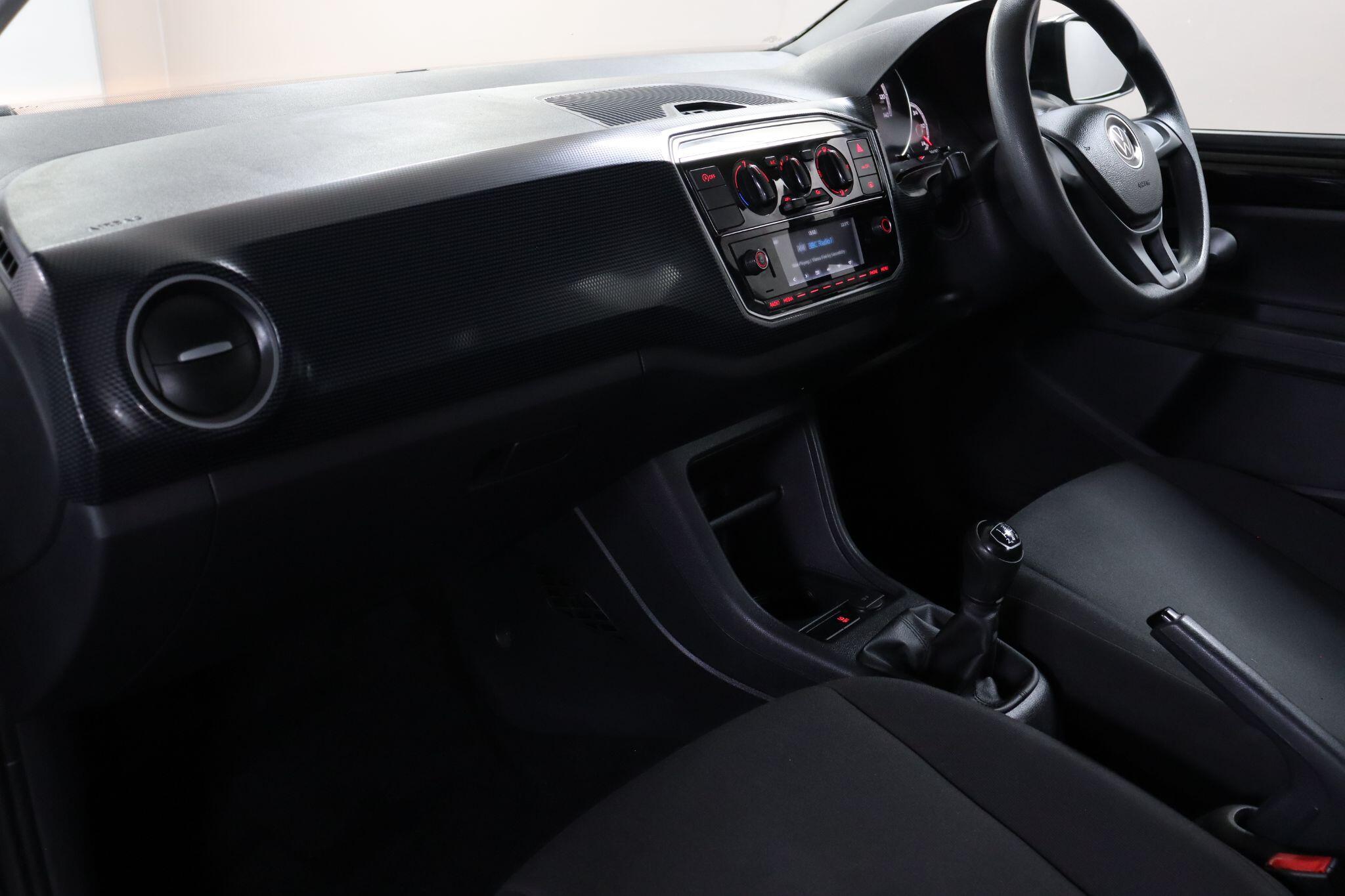 Volkswagen Up! view 34