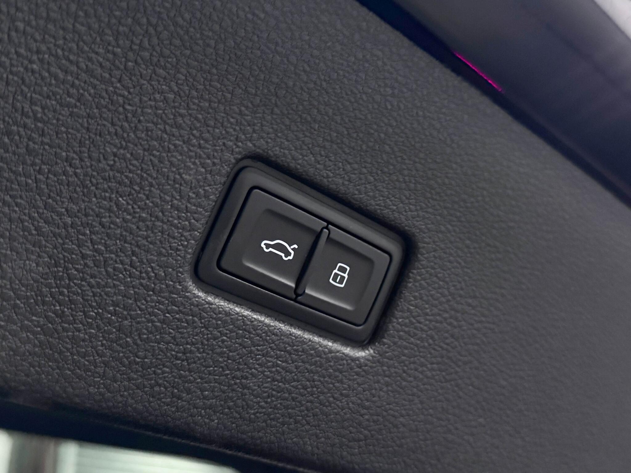 Audi RSQ8 view 13