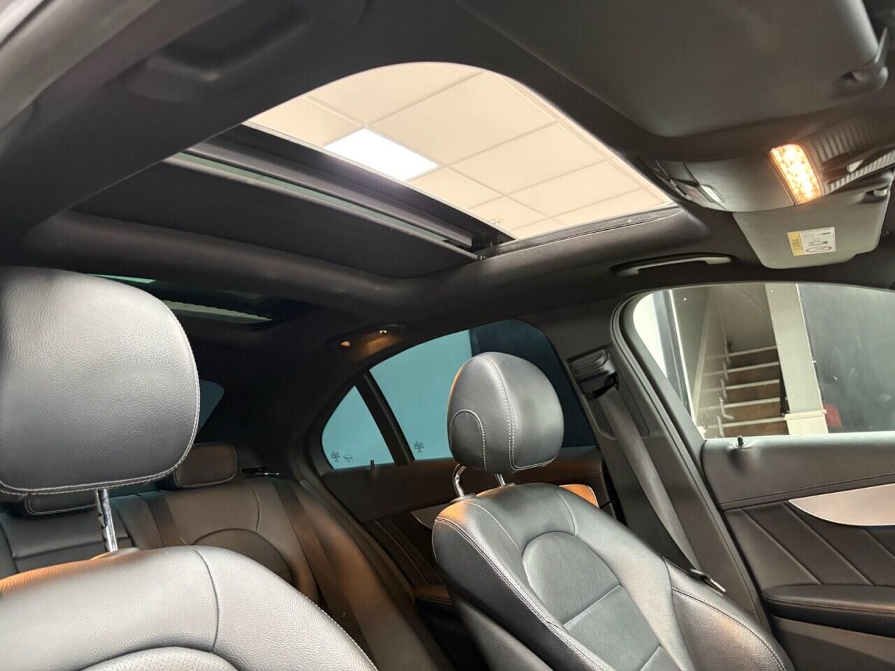 Mercedes-Benz C-Class view 14
