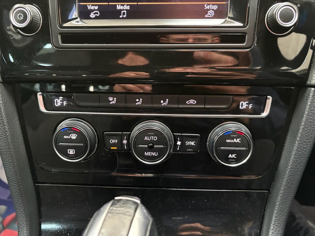 Volkswagen Golf view 26