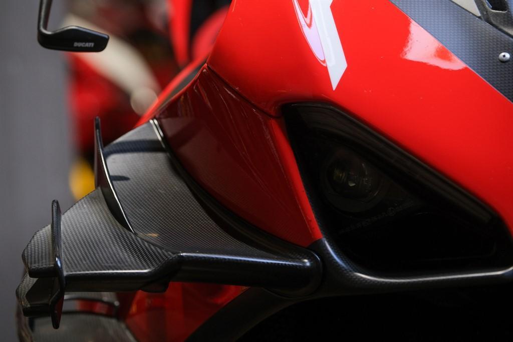 Ducati Superleggera V4 view 17
