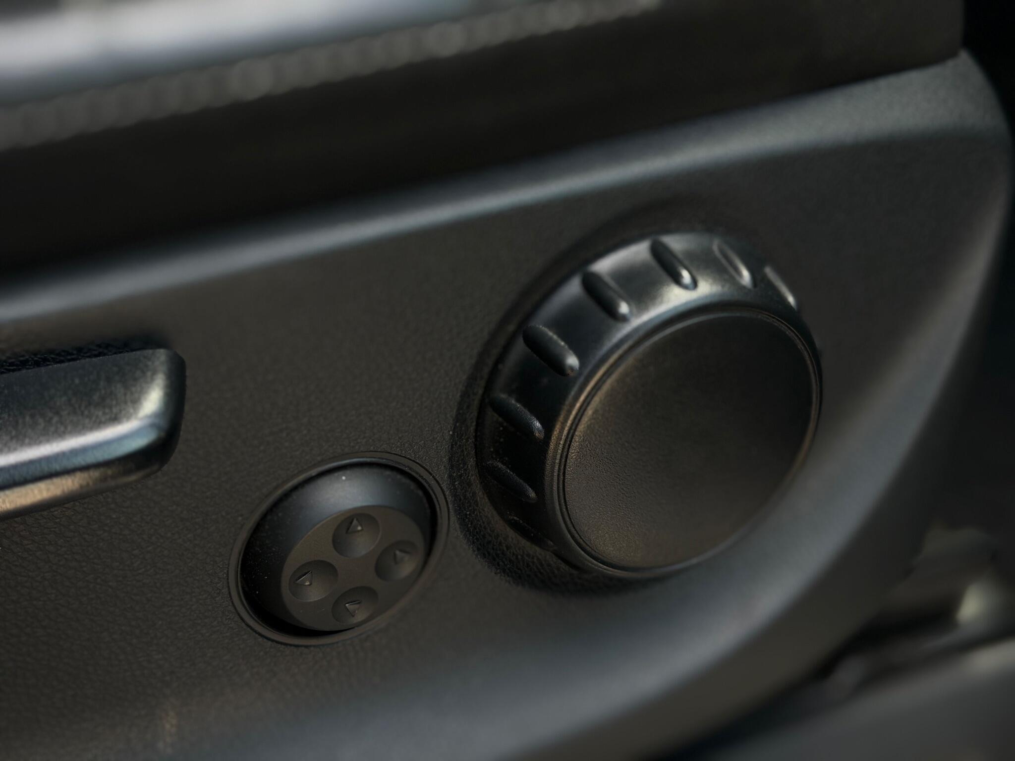 Mercedes-Benz V-Class view 24