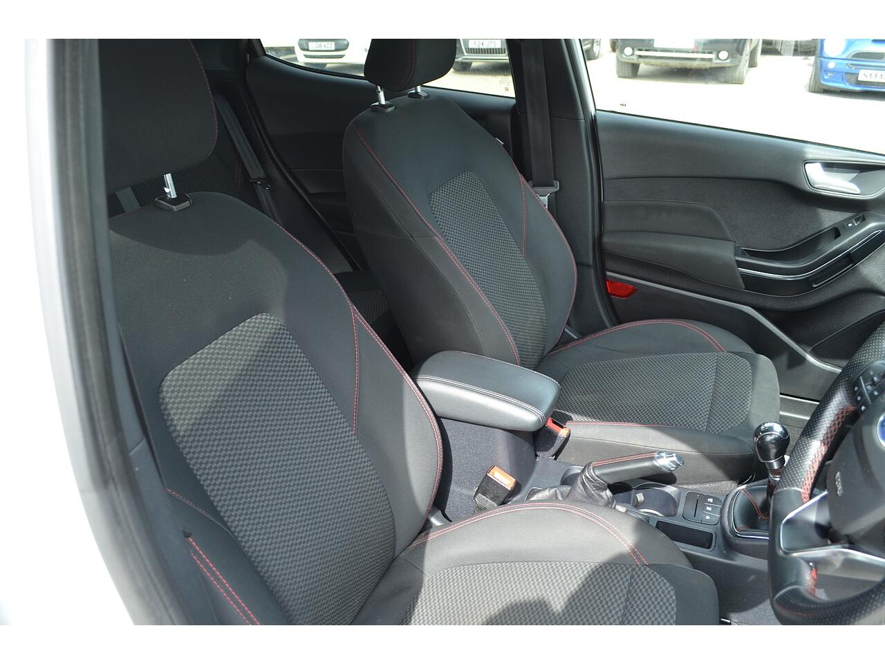 Ford Fiesta view 33