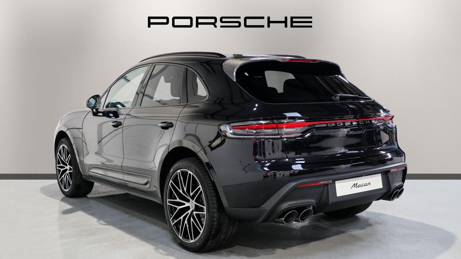 Porsche Macan view 4