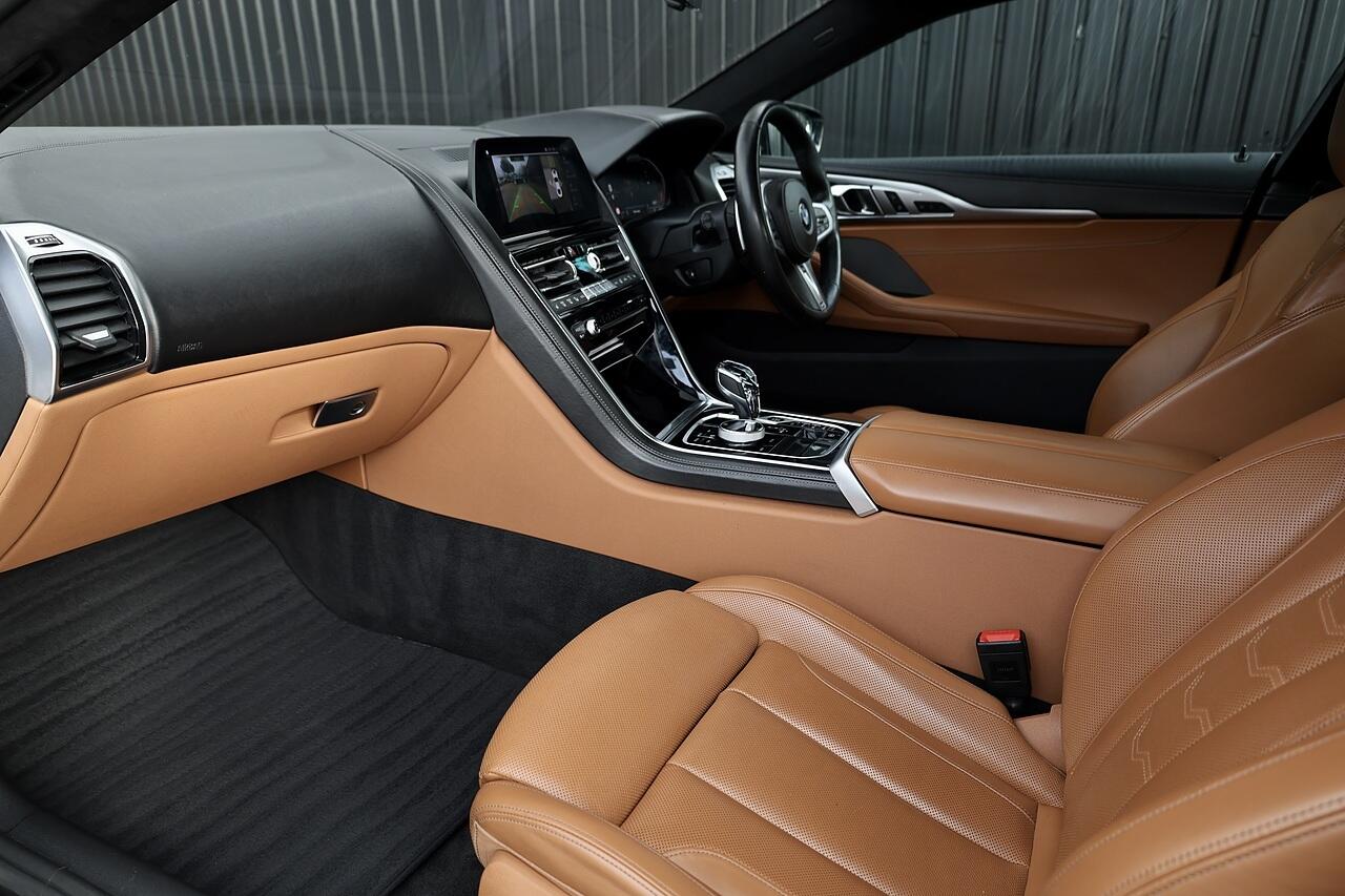 BMW 8 Series view 3