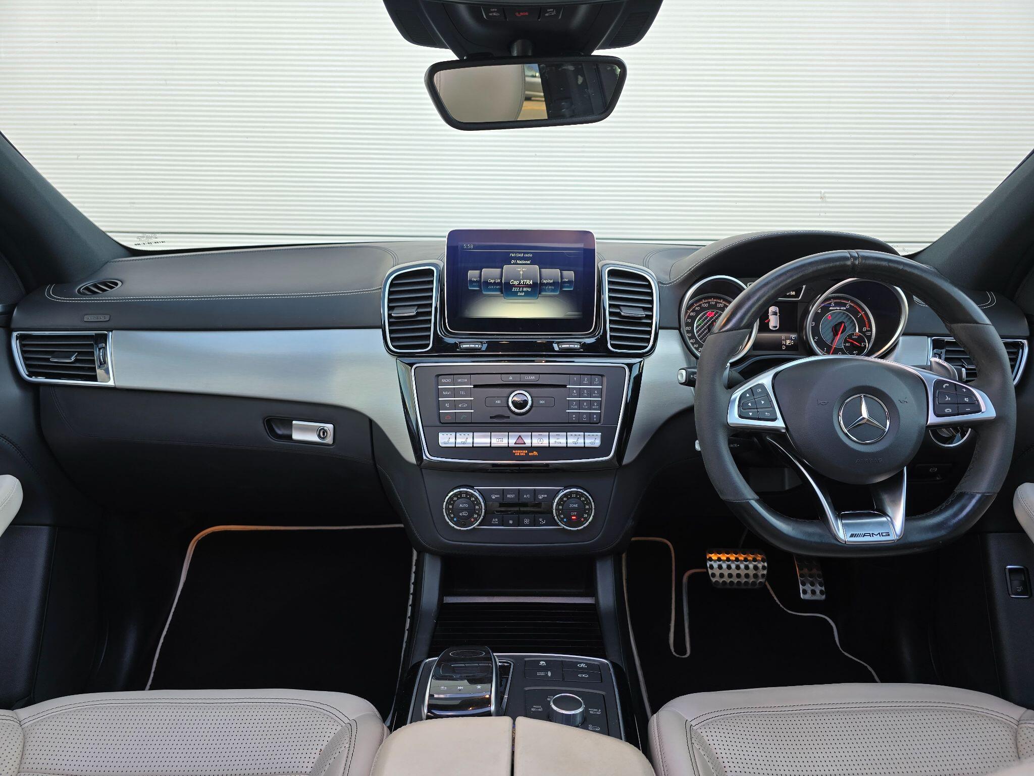 Mercedes-Benz Gle view 15