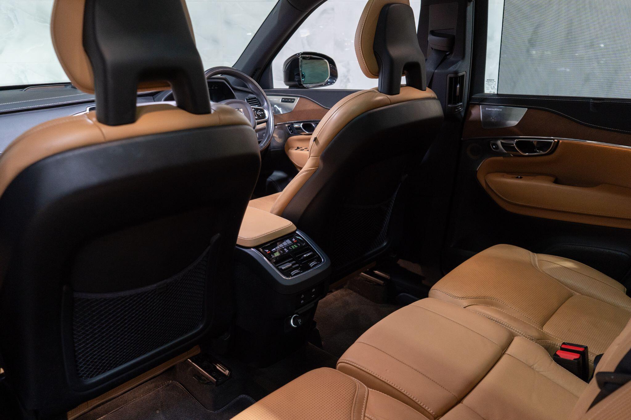 Volvo XC90 view 17