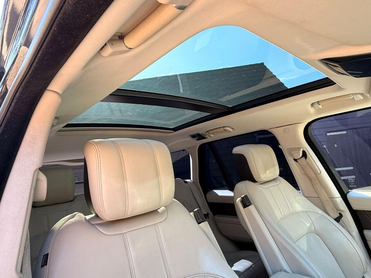 Land Rover Range Rover view 16