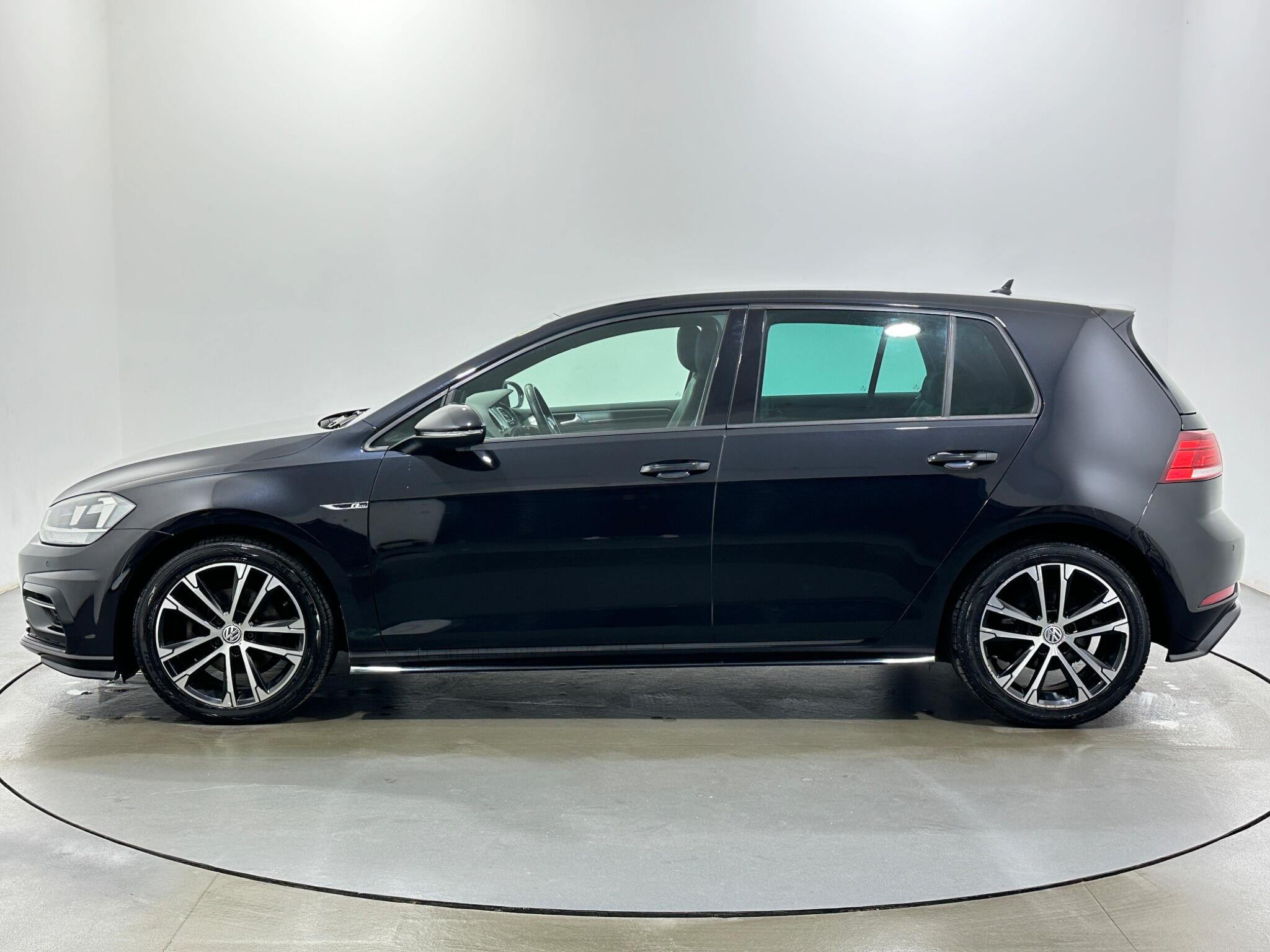 Volkswagen Golf view 5