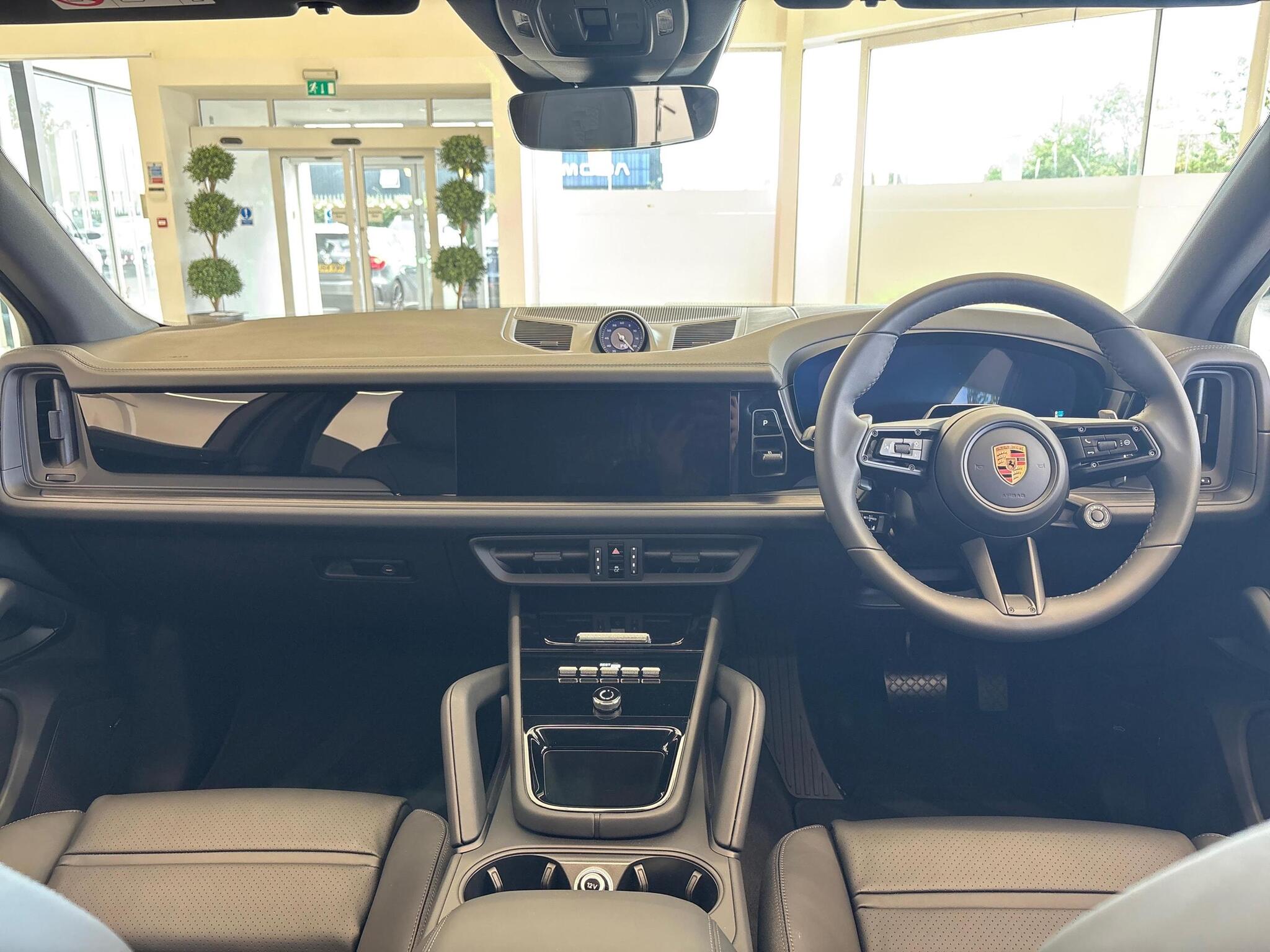 Porsche Cayenne view 27