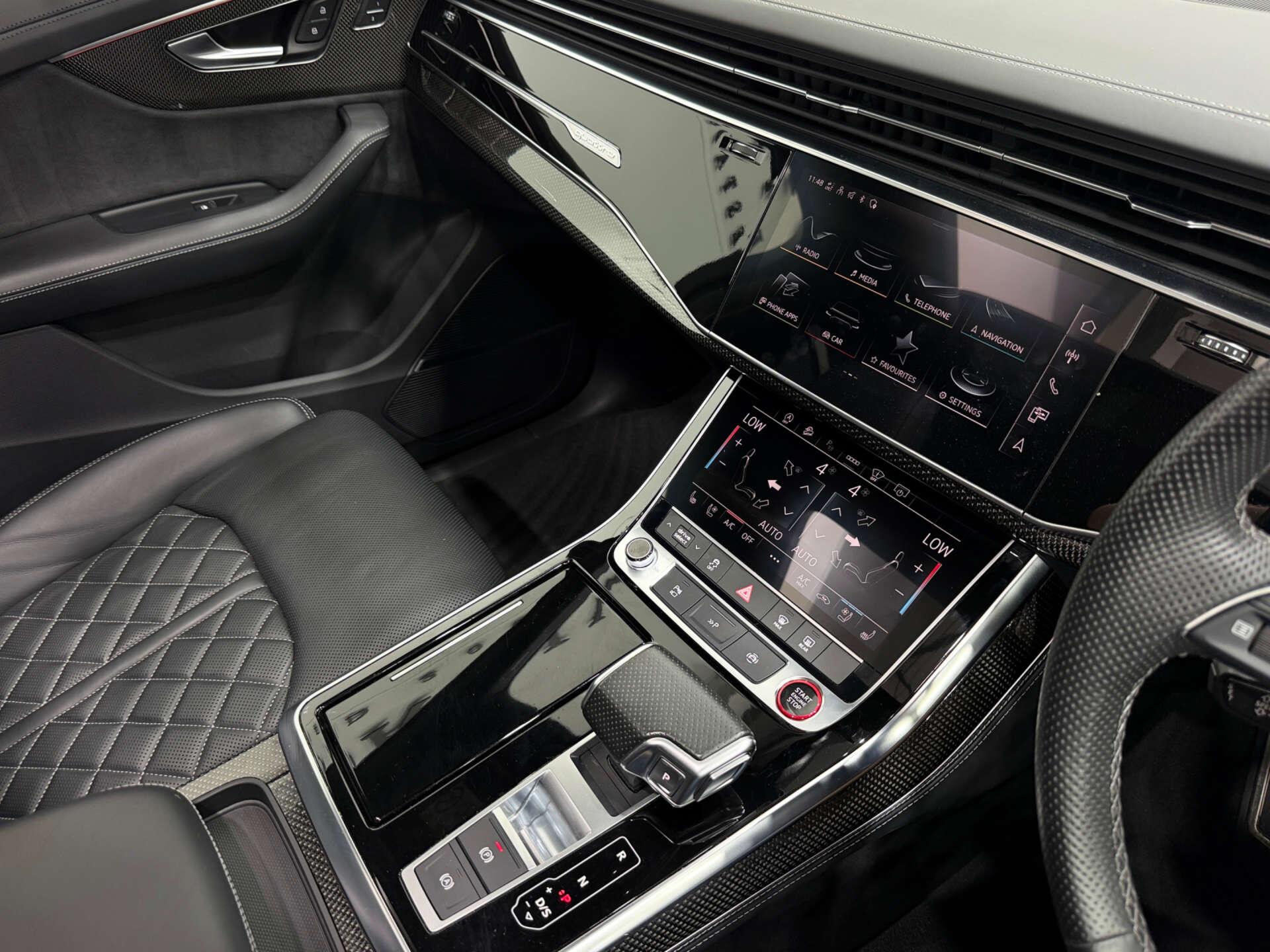 Audi SQ7 view 48