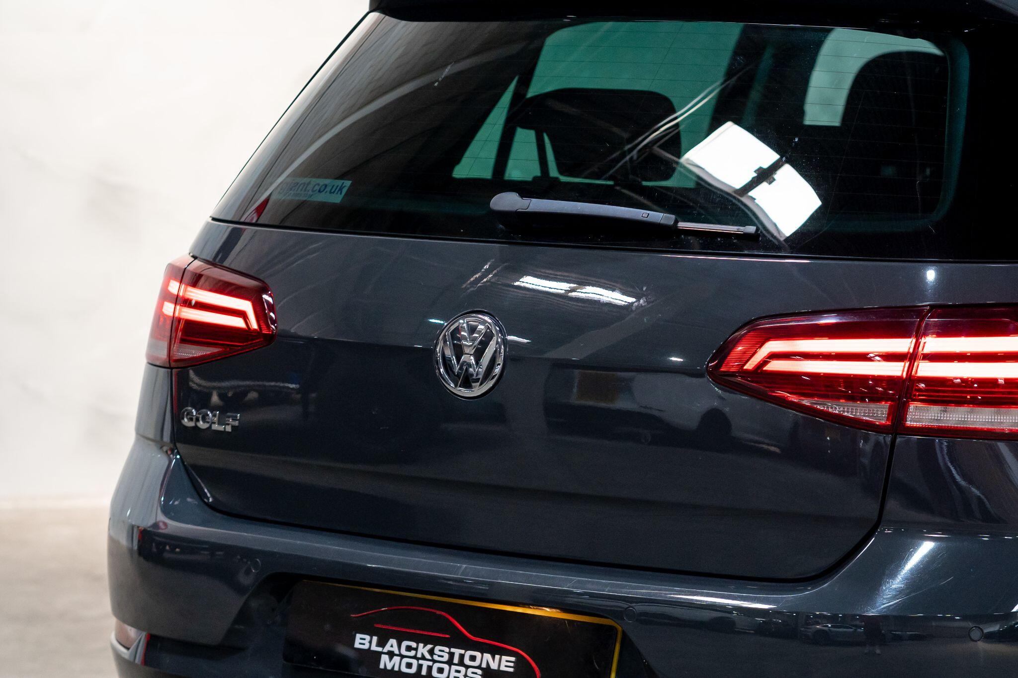 Volkswagen Golf view 10