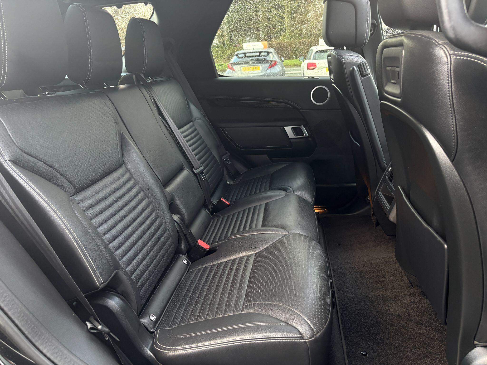 Land Rover Discovery 3 view 8