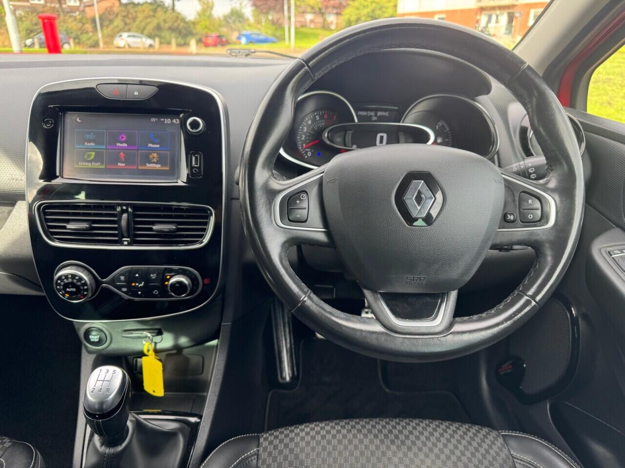 Renault Clio view 19