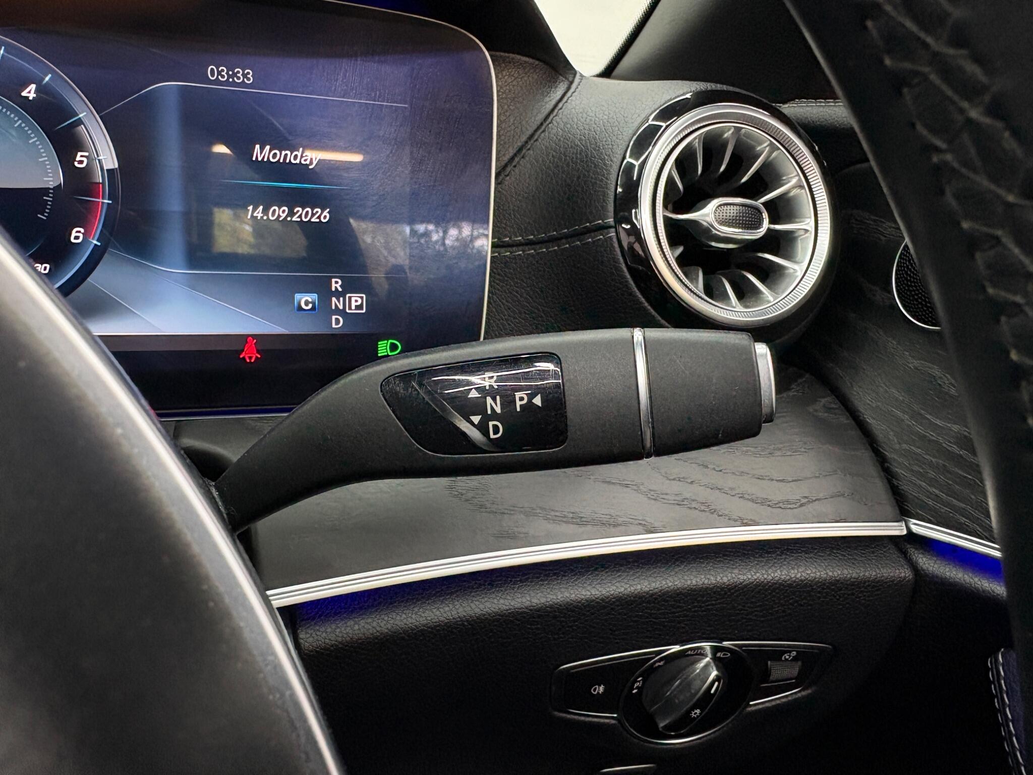 Mercedes-Benz E-Class view 24