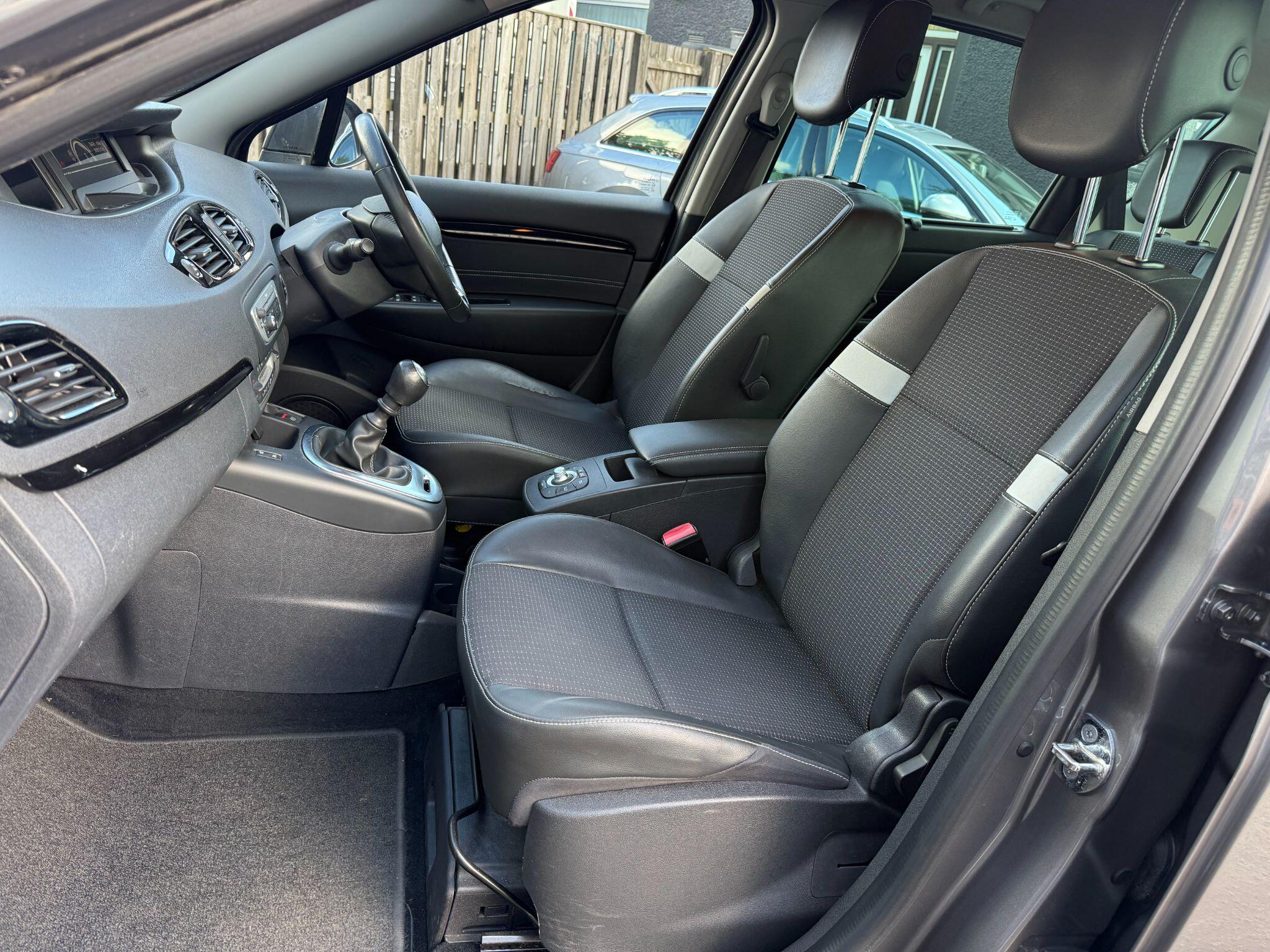 Renault Scenic view 18