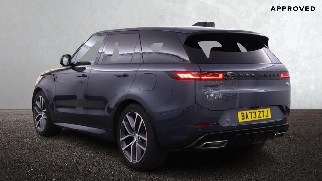 Land Rover Range Rover Sport view 2