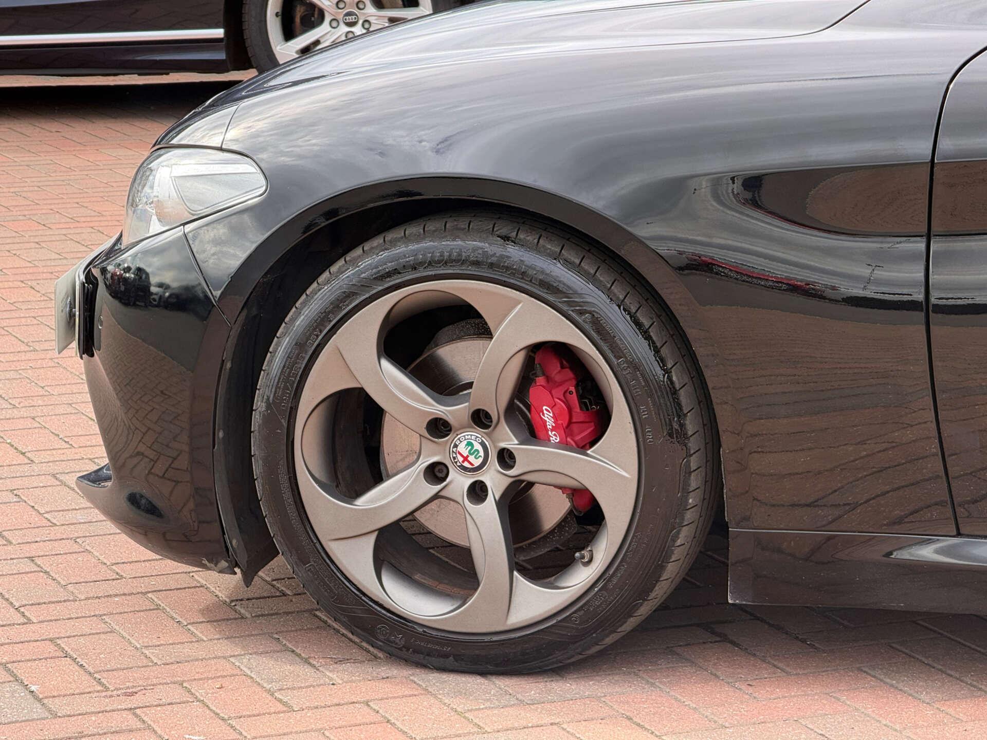 Alfa Romeo Giulia view 9