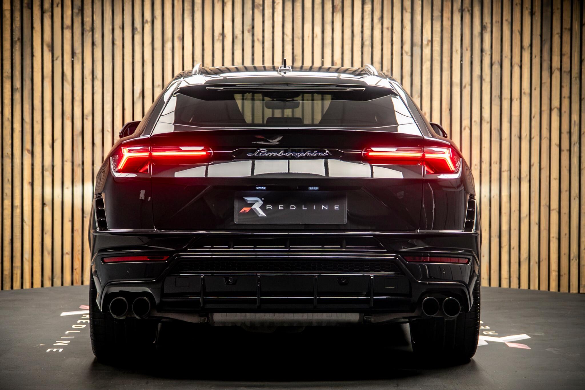 Lamborghini Urus view 6