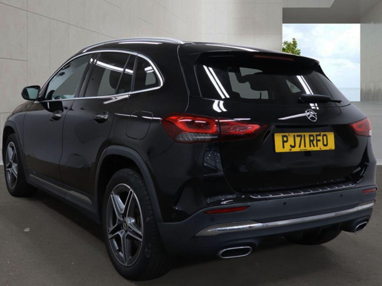 Mercedes-Benz Gla view 3